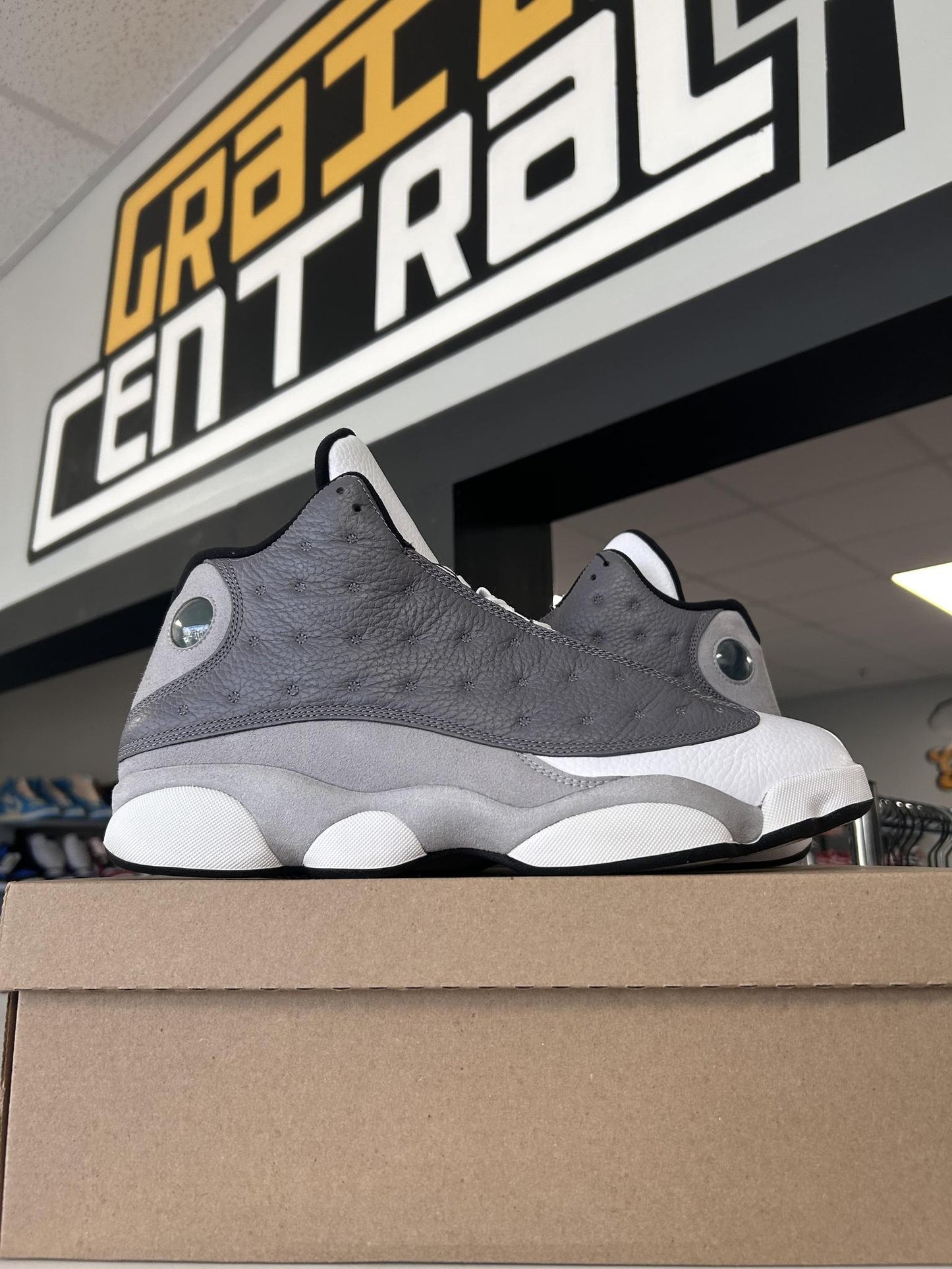 Jordan 13 "Atmosphere Grey" Used Size 13