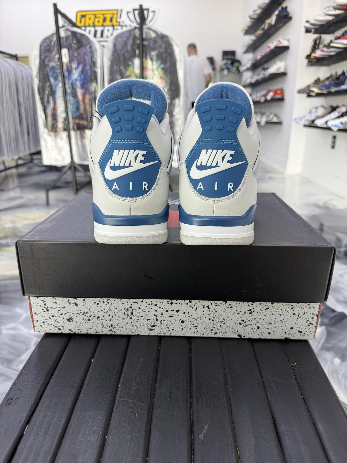 Jordan 4 "Military Blue" Used Size 10