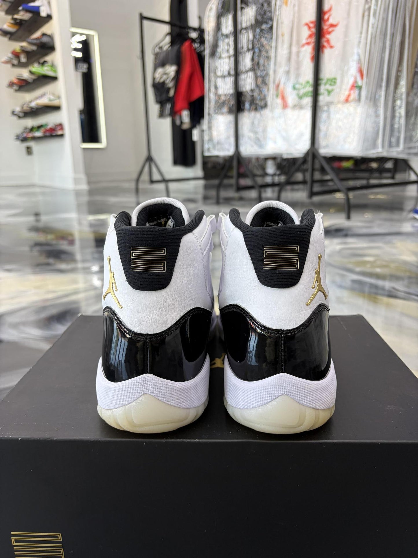 Jordan 11 "Gratitude" Used Size 10.5