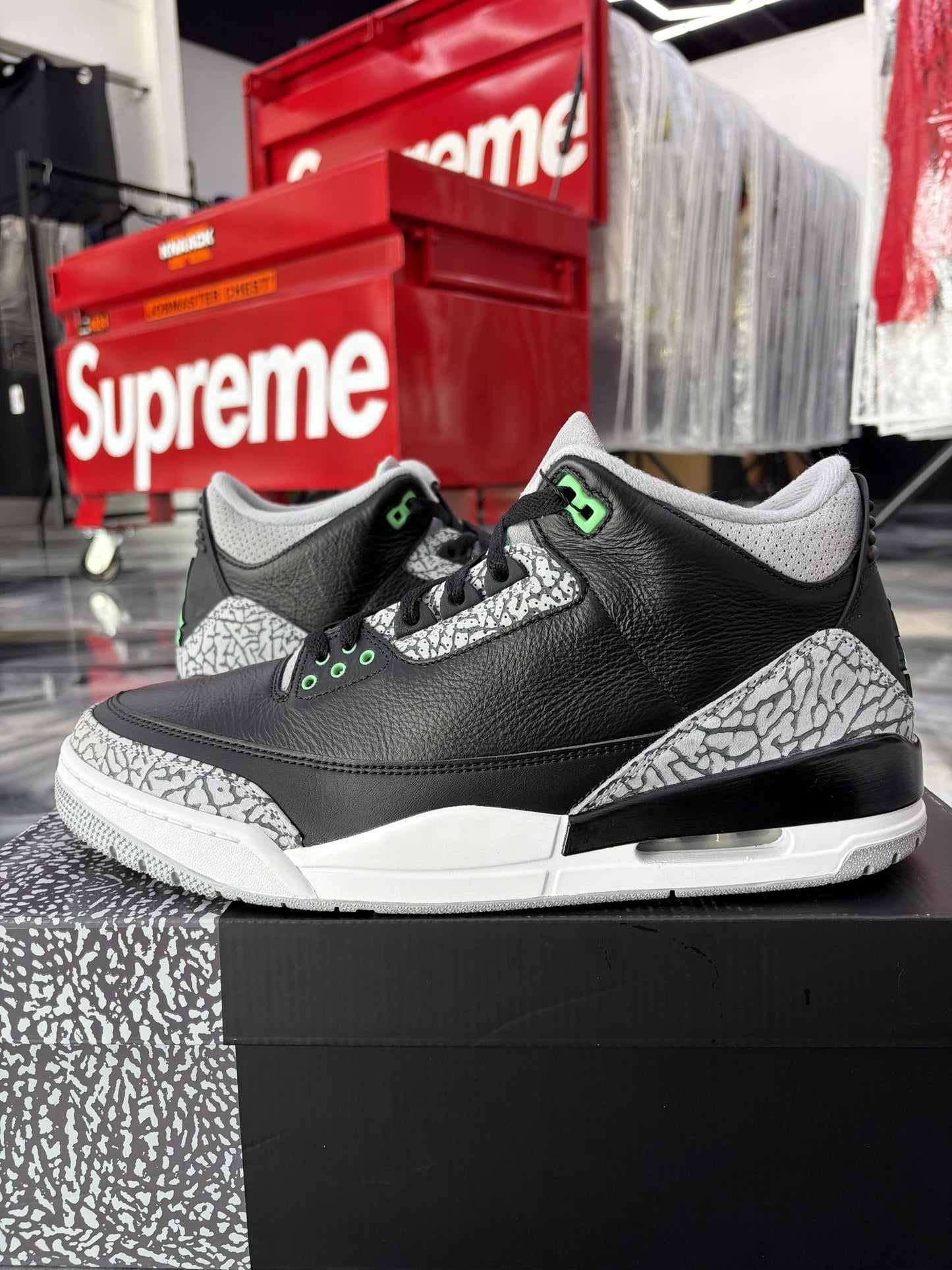 Jordan 3 "Green Glow" Used Size 12.5