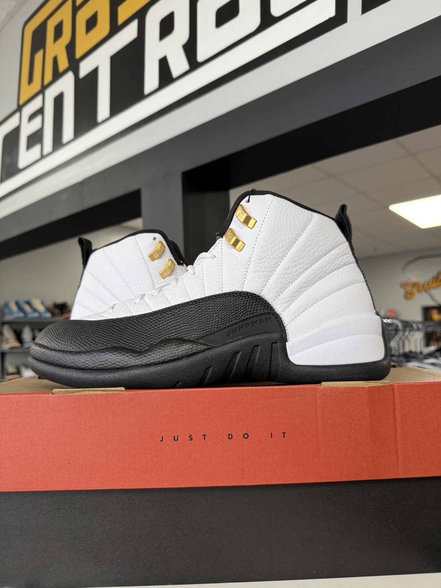 Jordan 12 "Taxi" Used Size 10