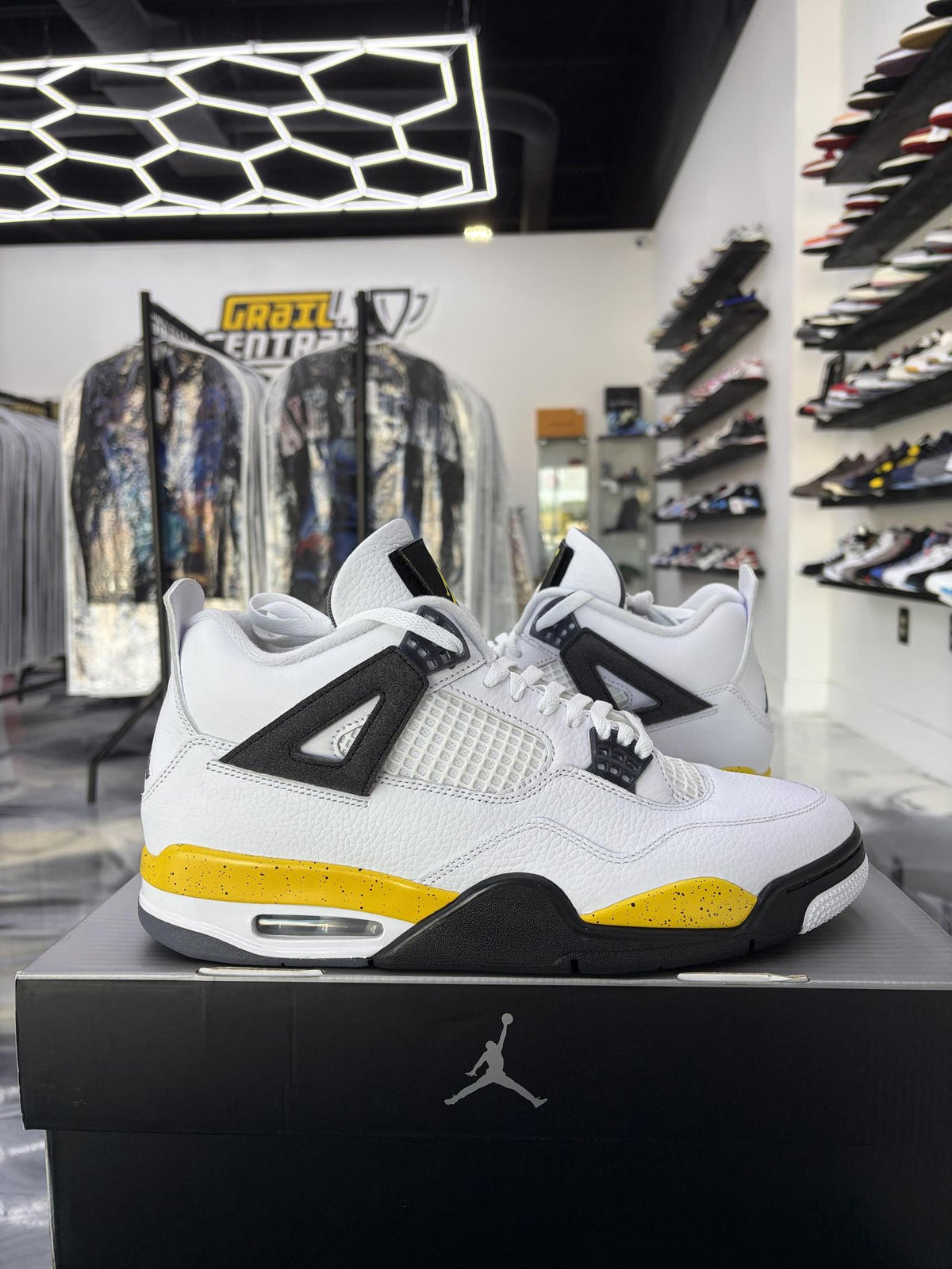 Jordan 4 "Tour Yellow" Used Size 12