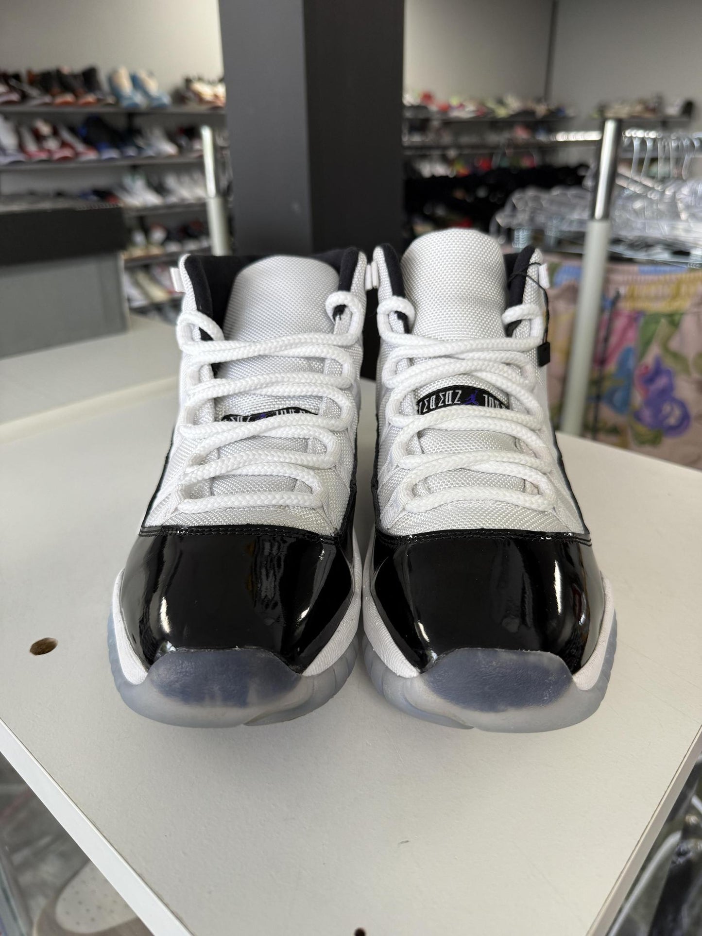 Jordan 11 "Concord" Used Size 7Y/8.5W