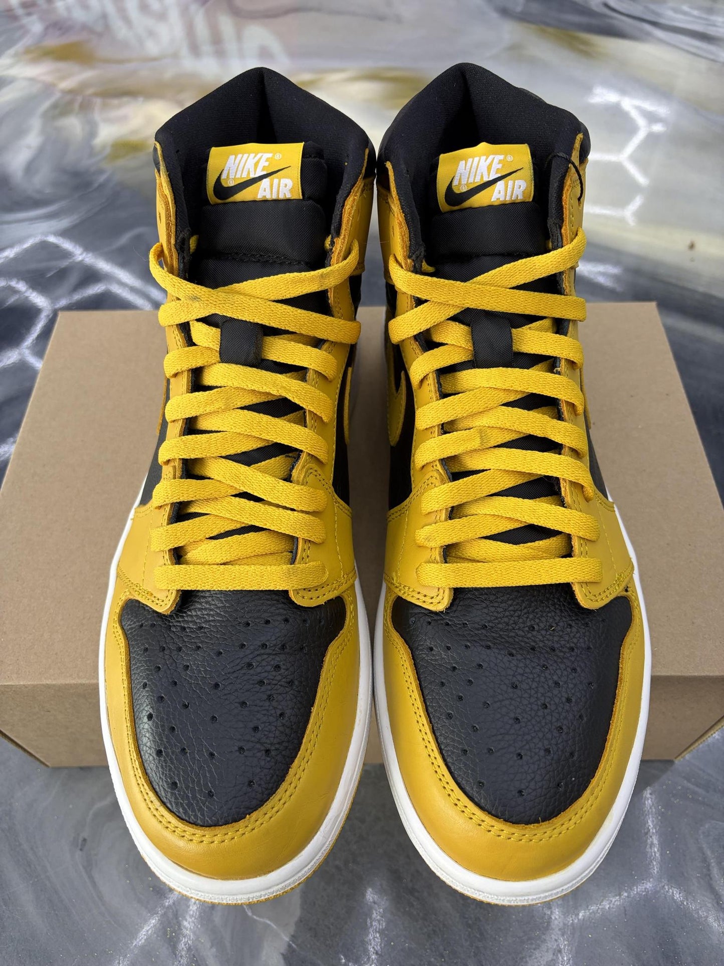 Jordan 1 Retro High "Pollen" Used Size 11.5