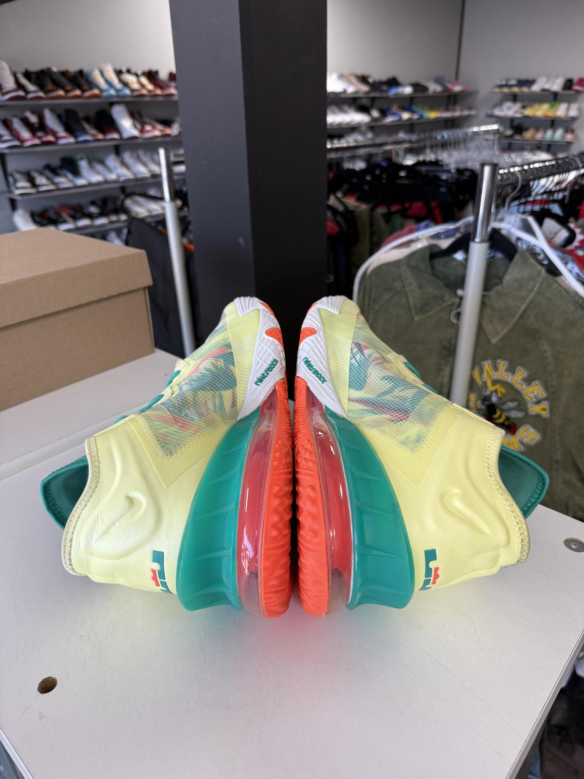 Lebron 18 Low "Lebronald Palmer" Used Size 13