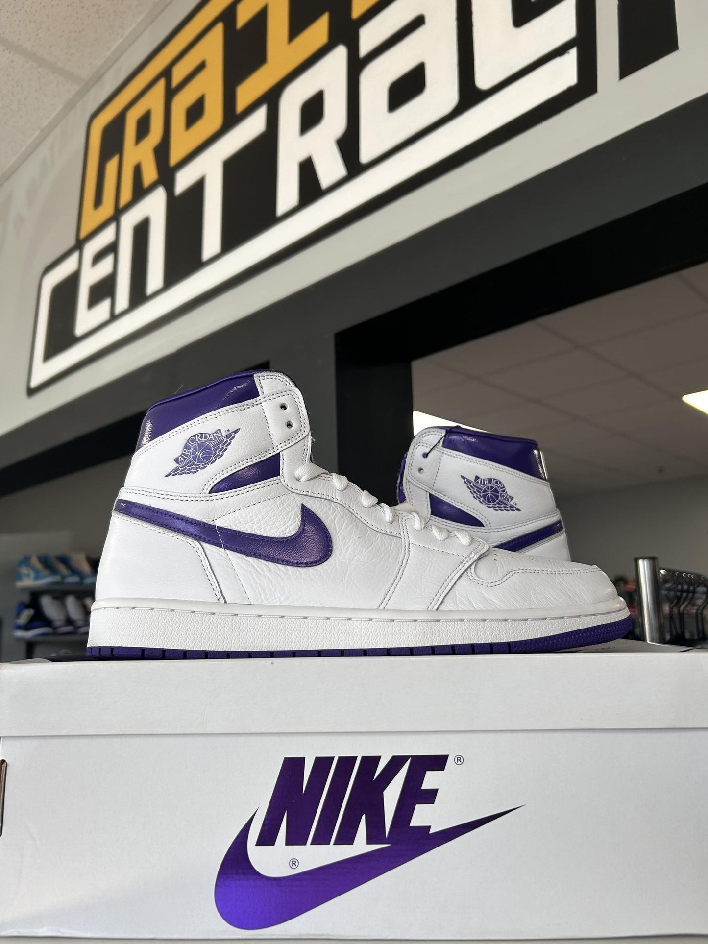 Jordan 1 "Metallic Purple" Used Size 10.5