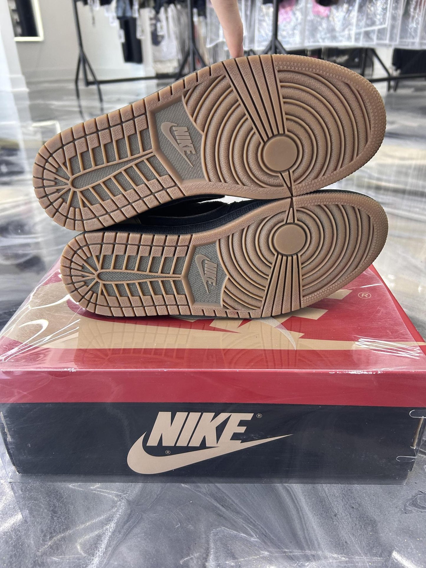 Jordan 1 Low "Solefly" Used Size 9