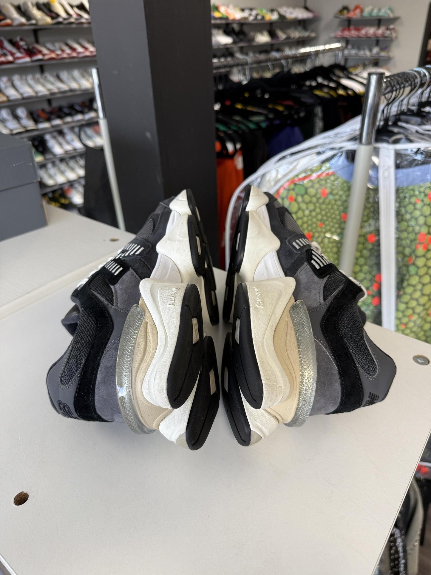 New Balance 9060 "Charcoal" Used Size 9.5