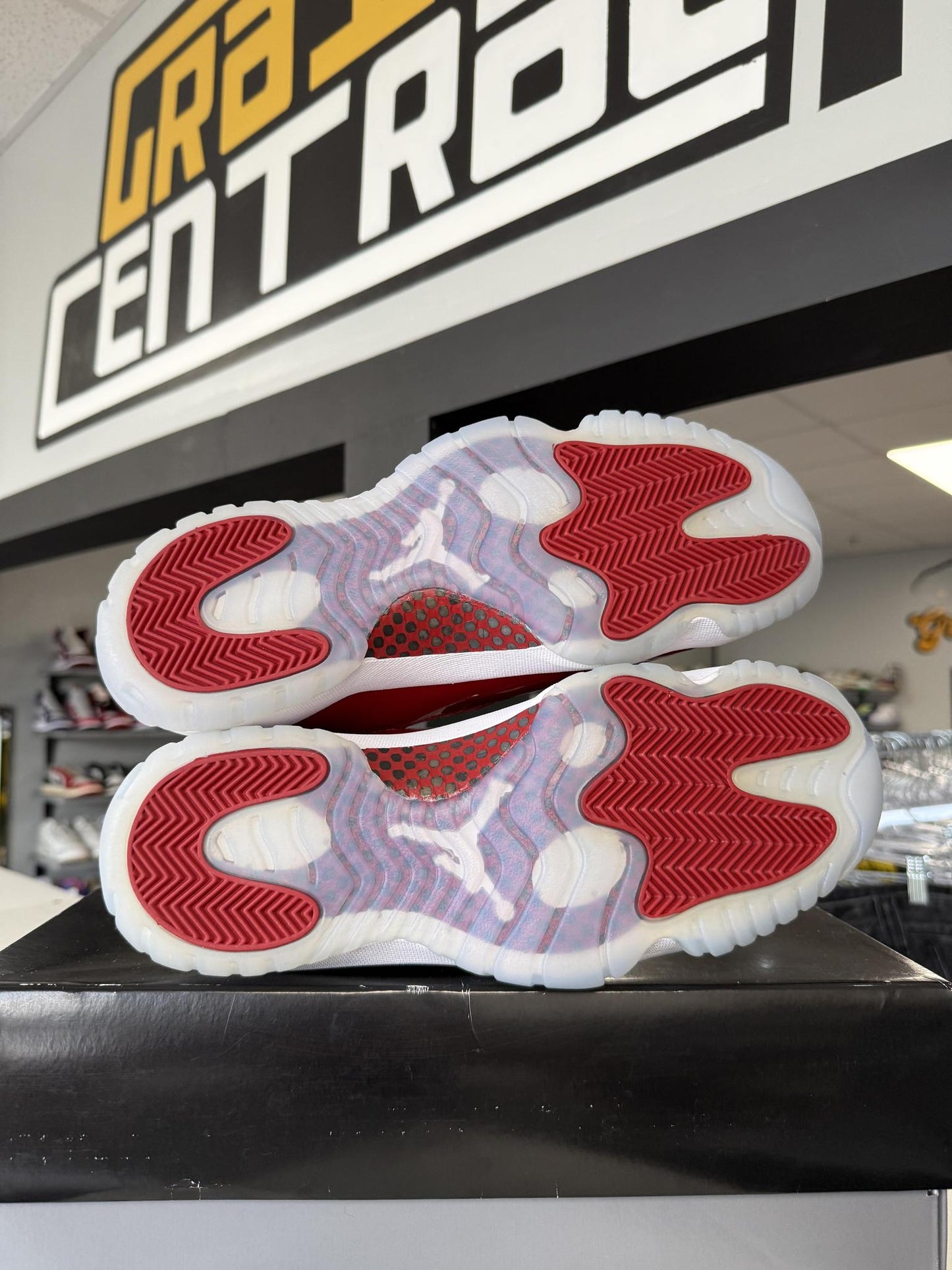 Jordan 11 "Cherry" Used Size 10.5