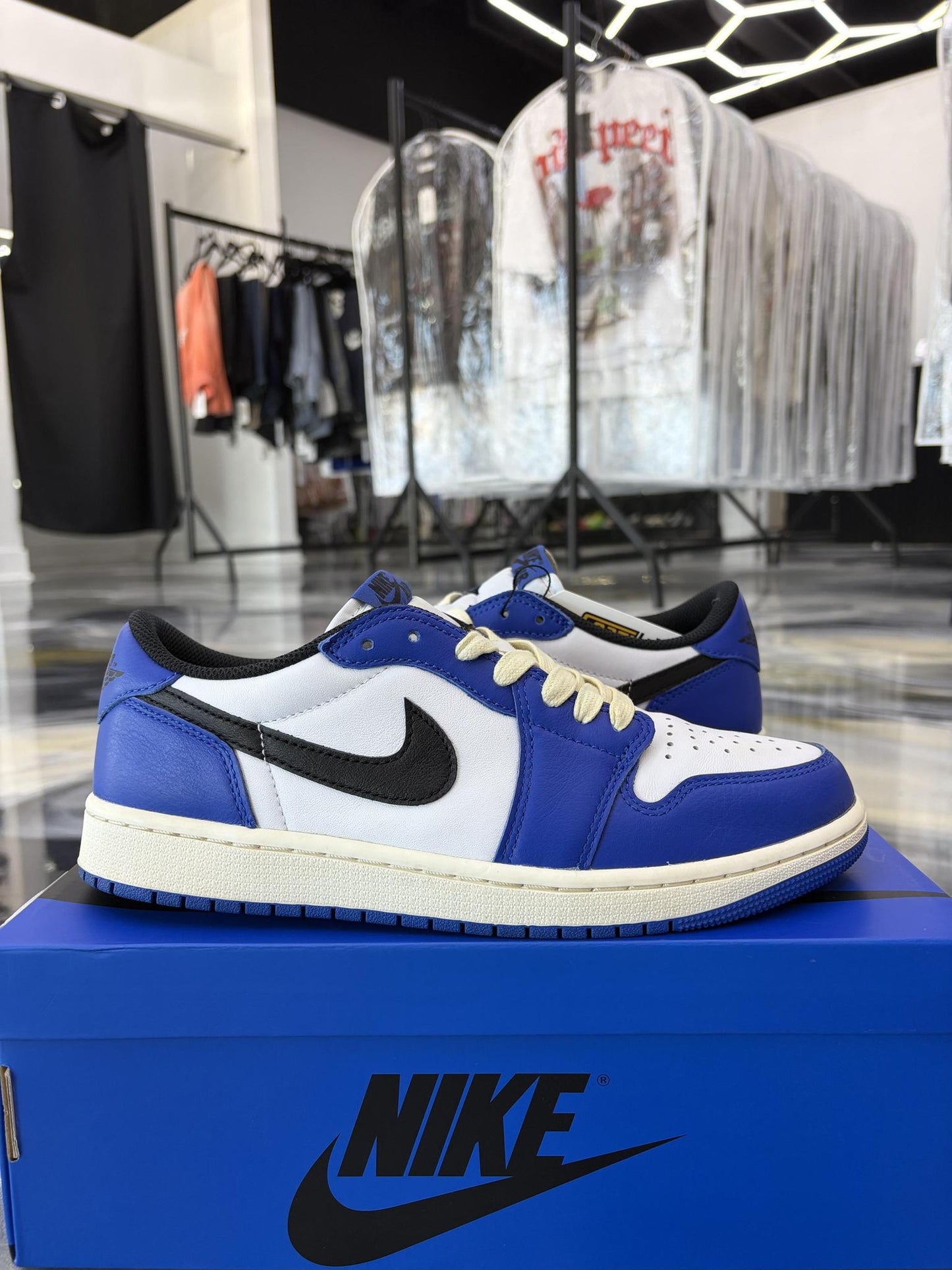 Jordan 1 Low "Game Royal" Used Size 9