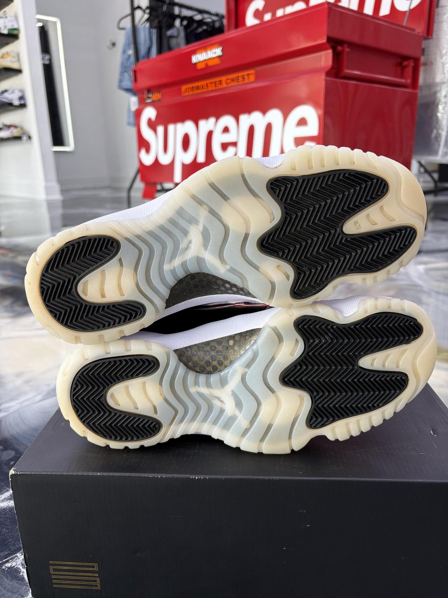 Jordan 11 "Gratitude" Used Size 10