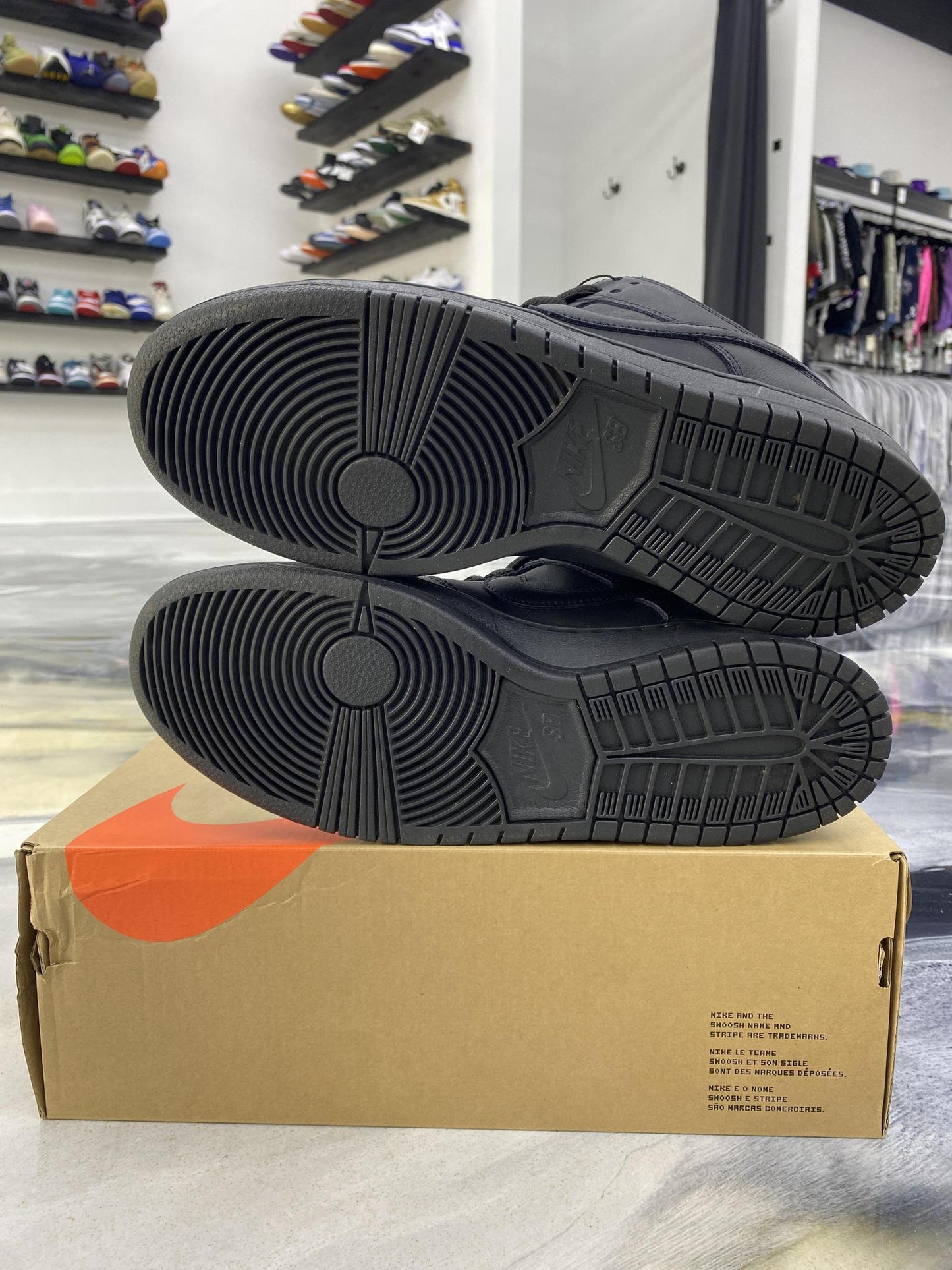 Nike SB Dunk Low "Triple Black" Used Size 9.5