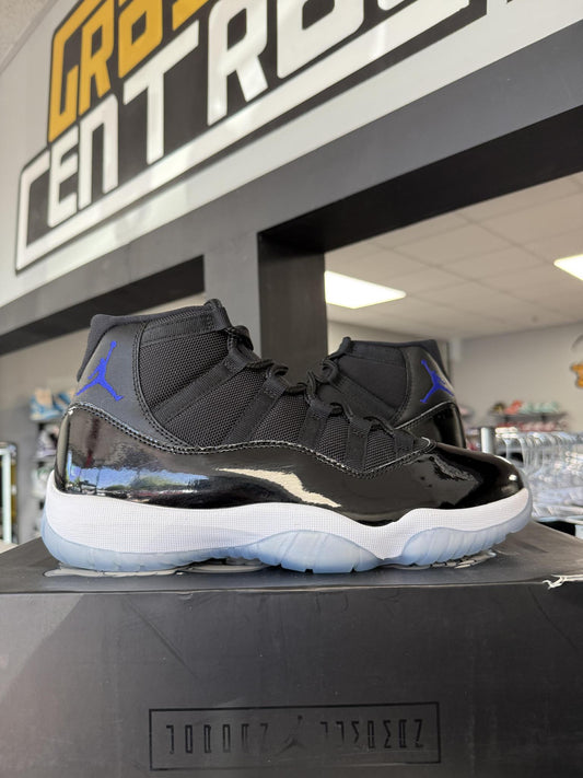 Jordan 11 Space Jam Used Size 9.5