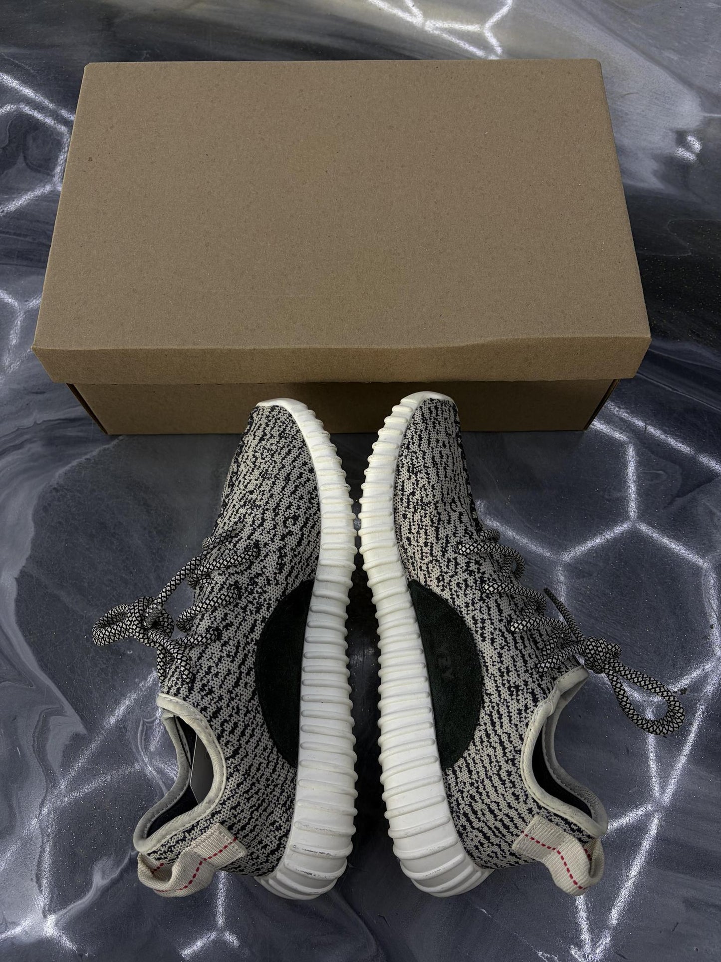 Adidas Yeezy 350 "Turtledove" Used Size 7Y/8.5W