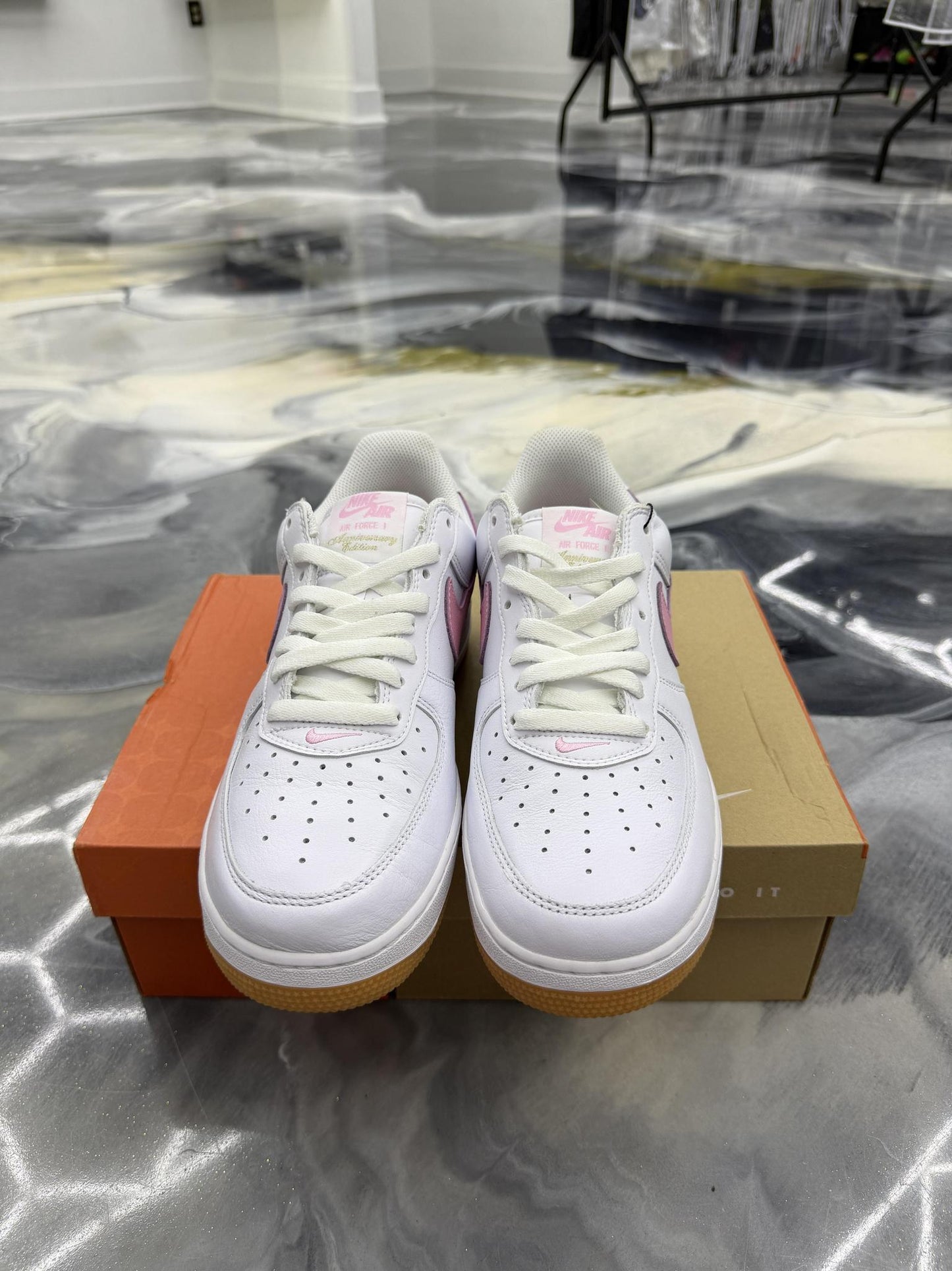 Nike Air Force 1 Low Pink Gum Used Size 9