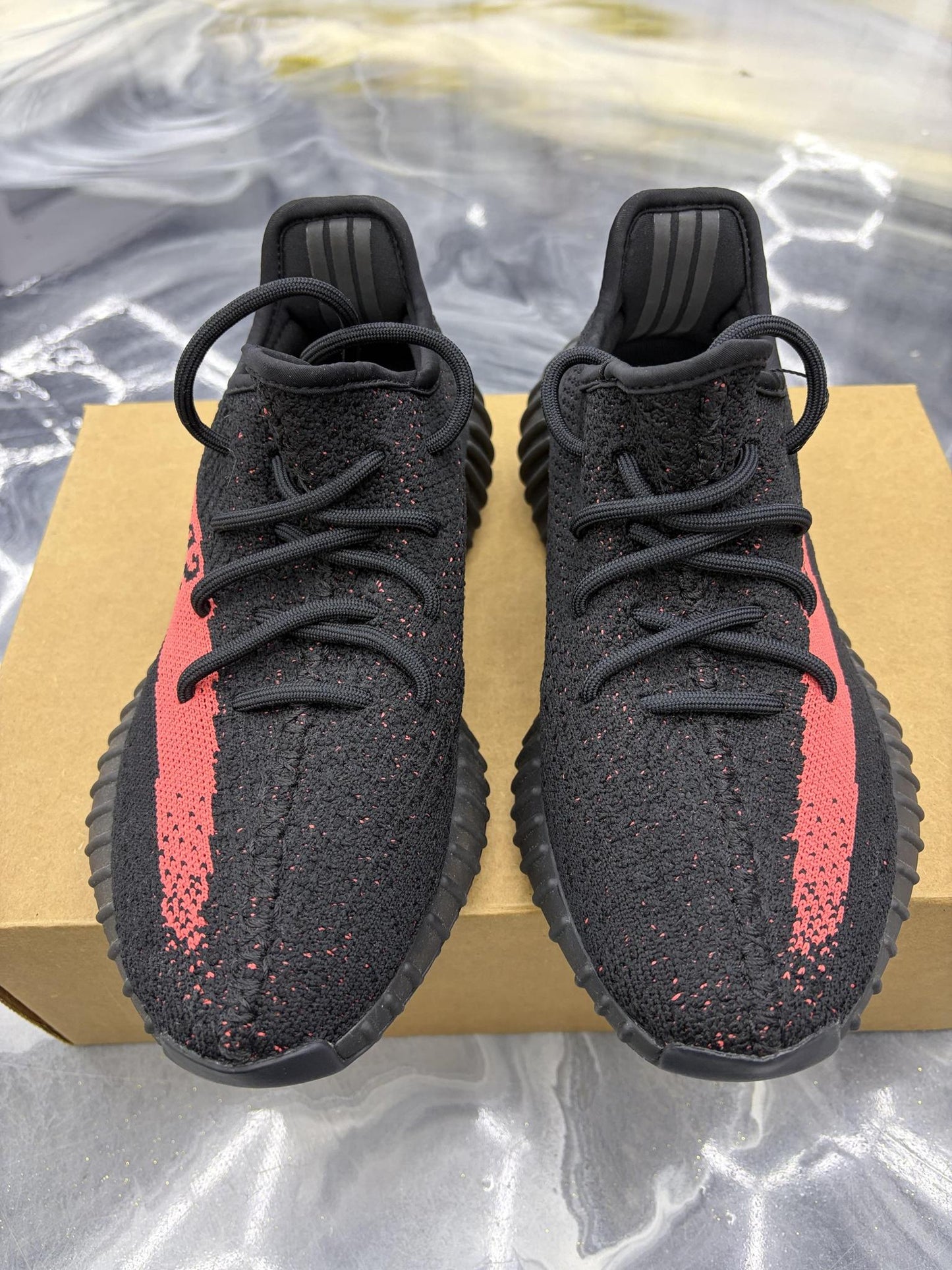 Yeezy 350 "Core Red" Used Size 6.5Y/8W