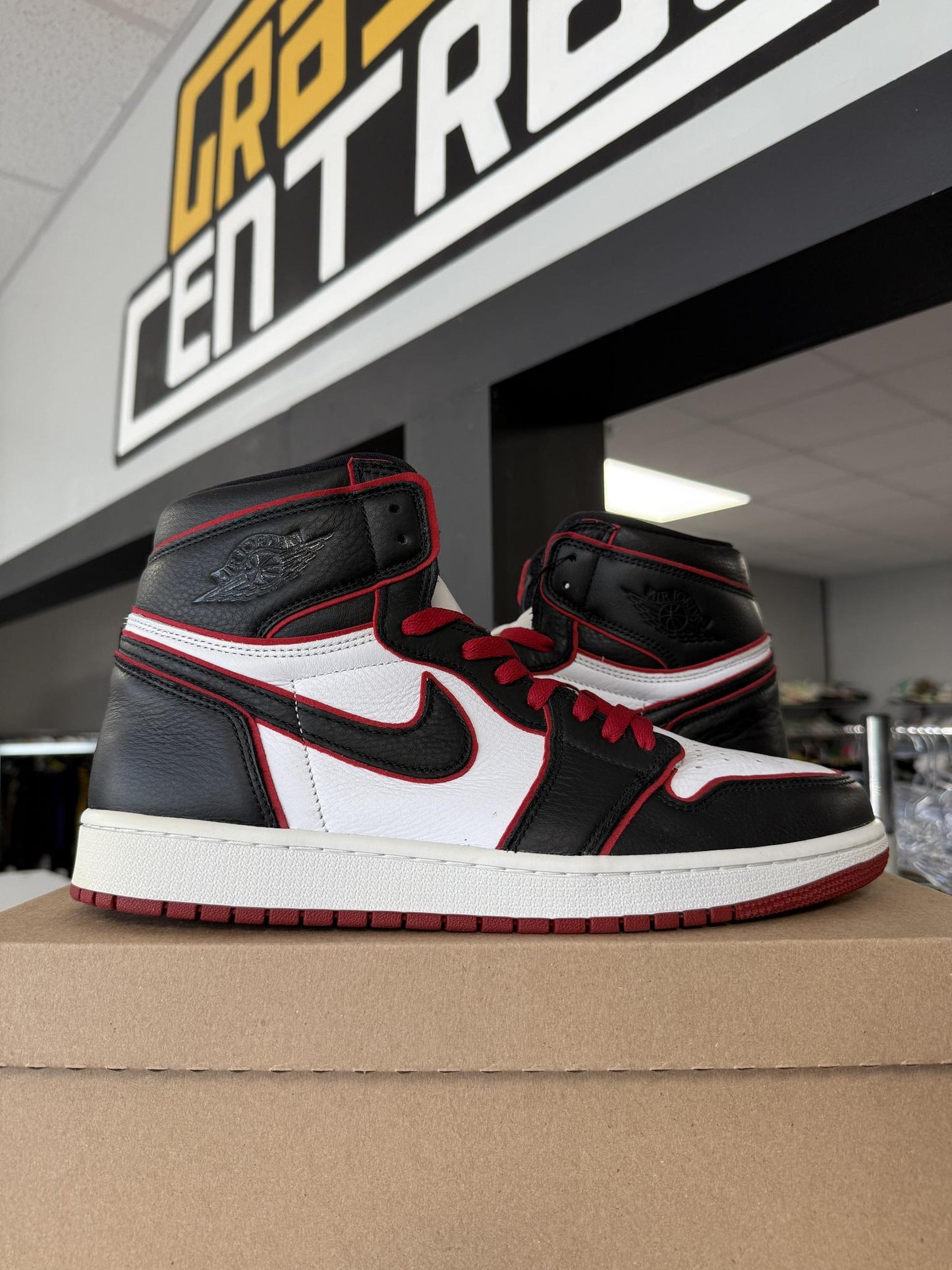 Jordan 1 "Bloodline" Used Size 12