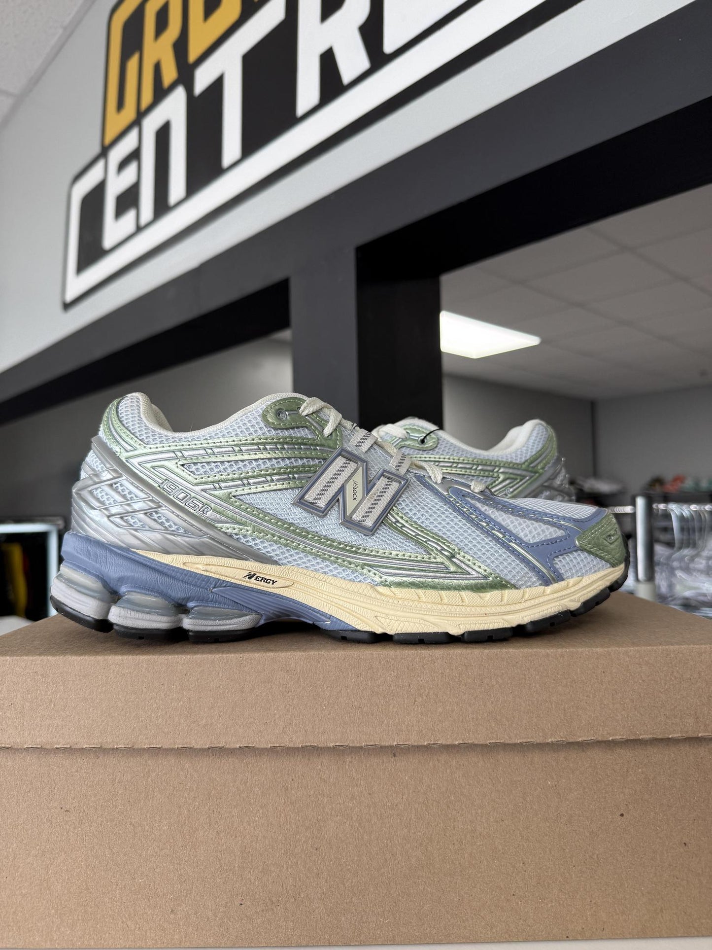 New Balance 1906R "Ice Blue Melon Water" Used Size 8.5