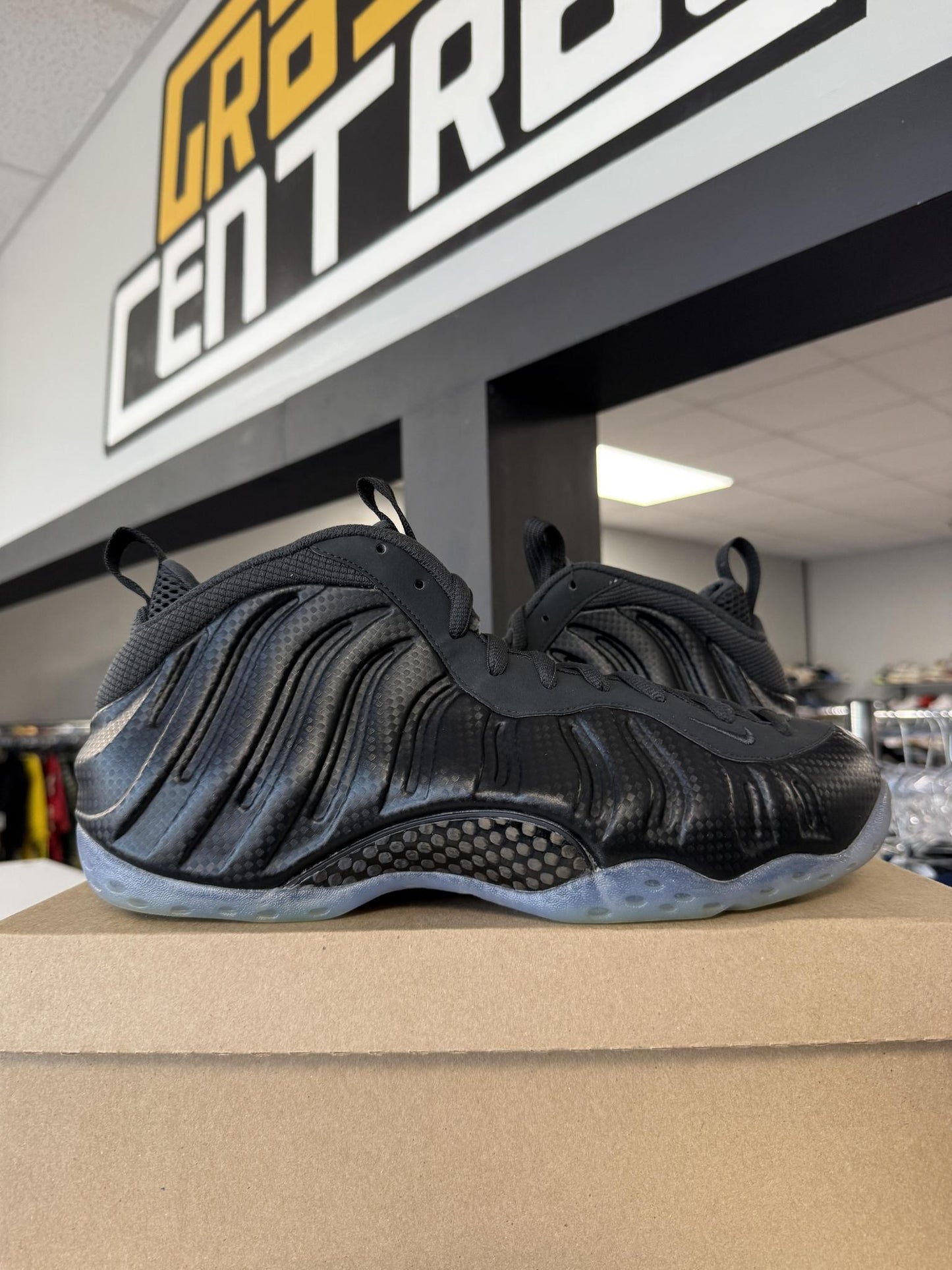 Nike Foamposite "Carbon Fiber" Used Size 12