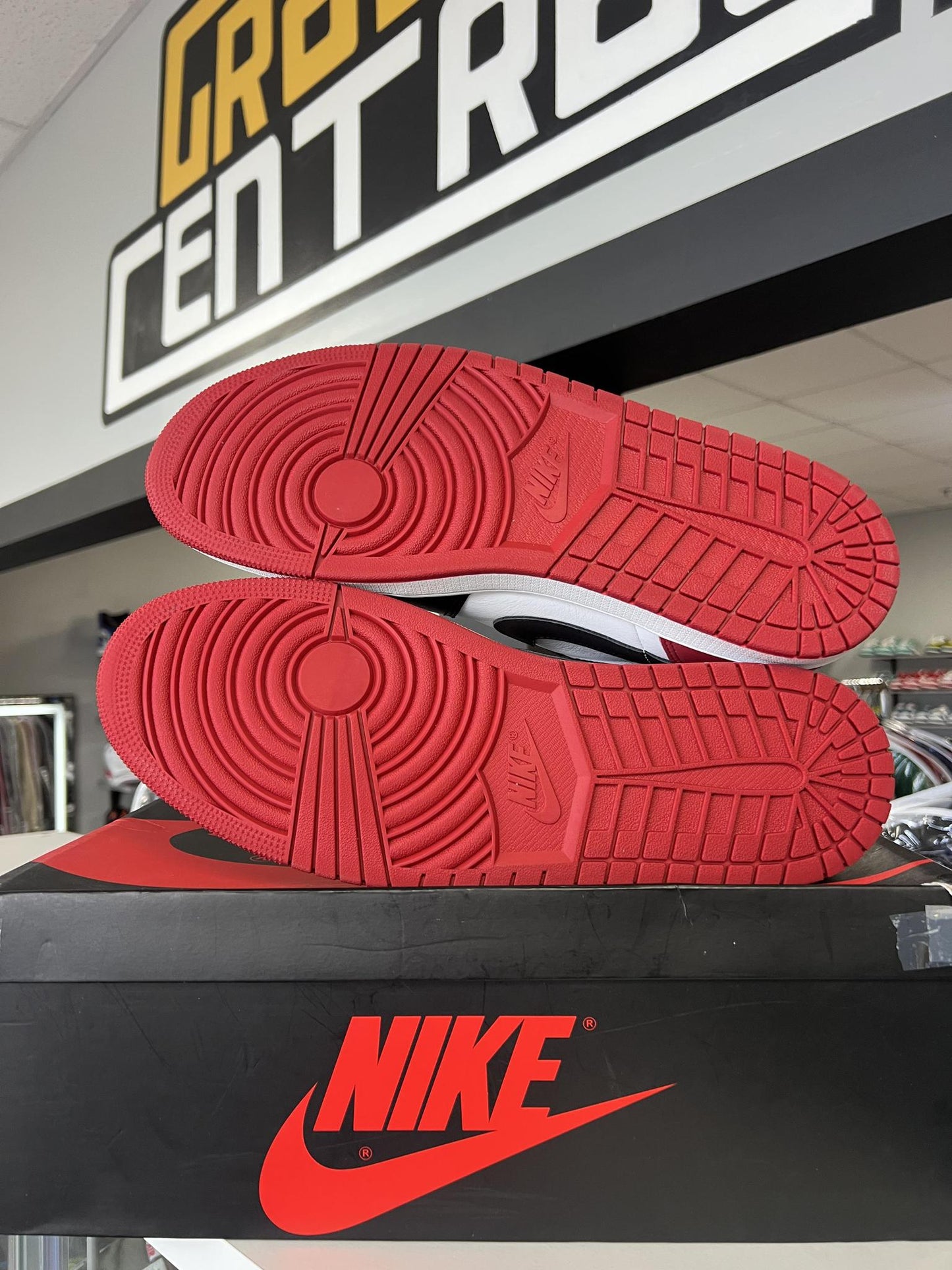 Jordan 1 Low Bred Toe Used Size 13