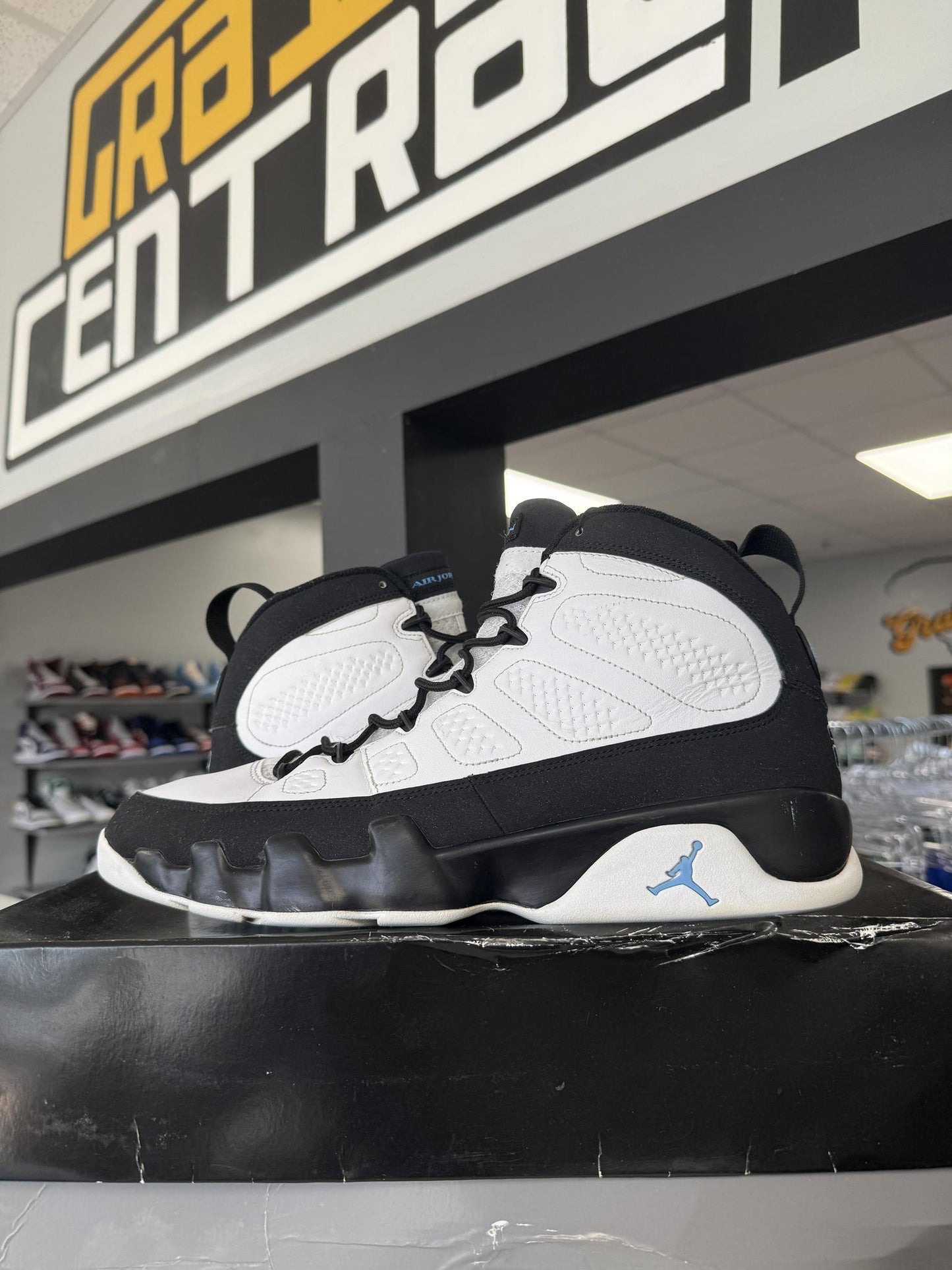 Jordan 9 "University Blue" Used Size 11.5