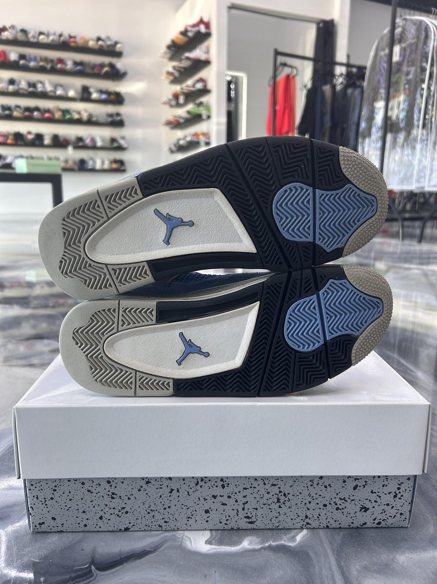 Jordan 4 "UNC" Used Size 9