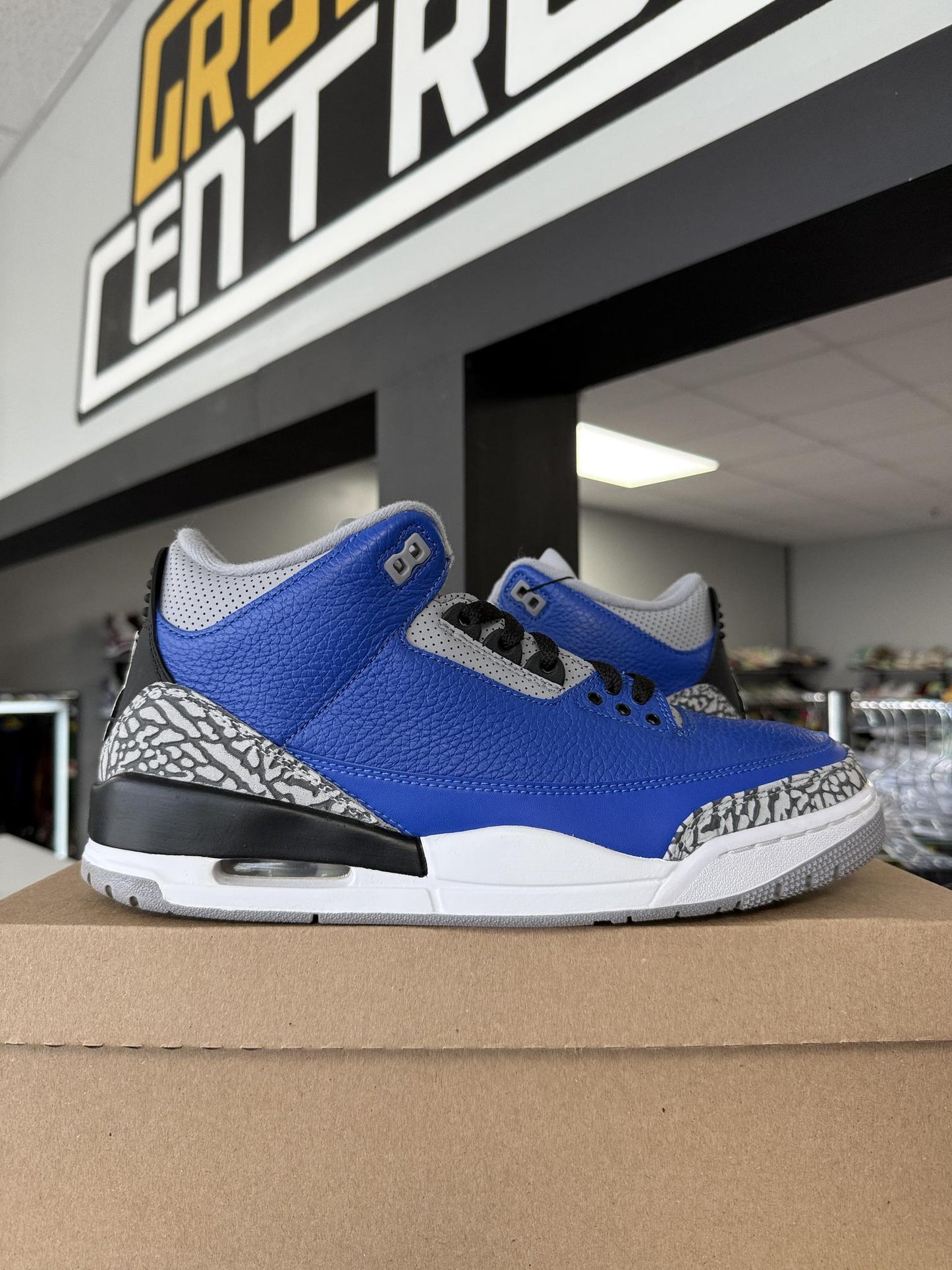 Jordan 3 "Royal" Used Size 10.5