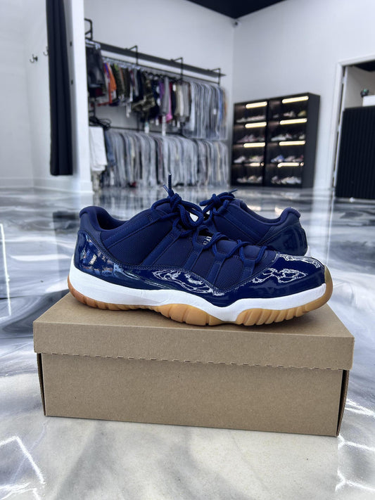 Jordan 11 Low "Navy Gum" Used Size 14