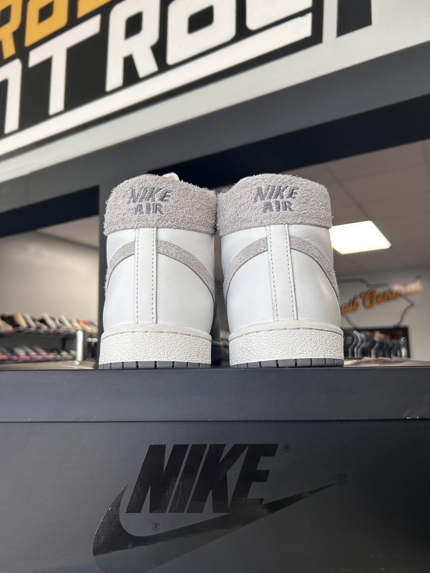 Nike Air Ship "Neutral Grey" Used Size 12