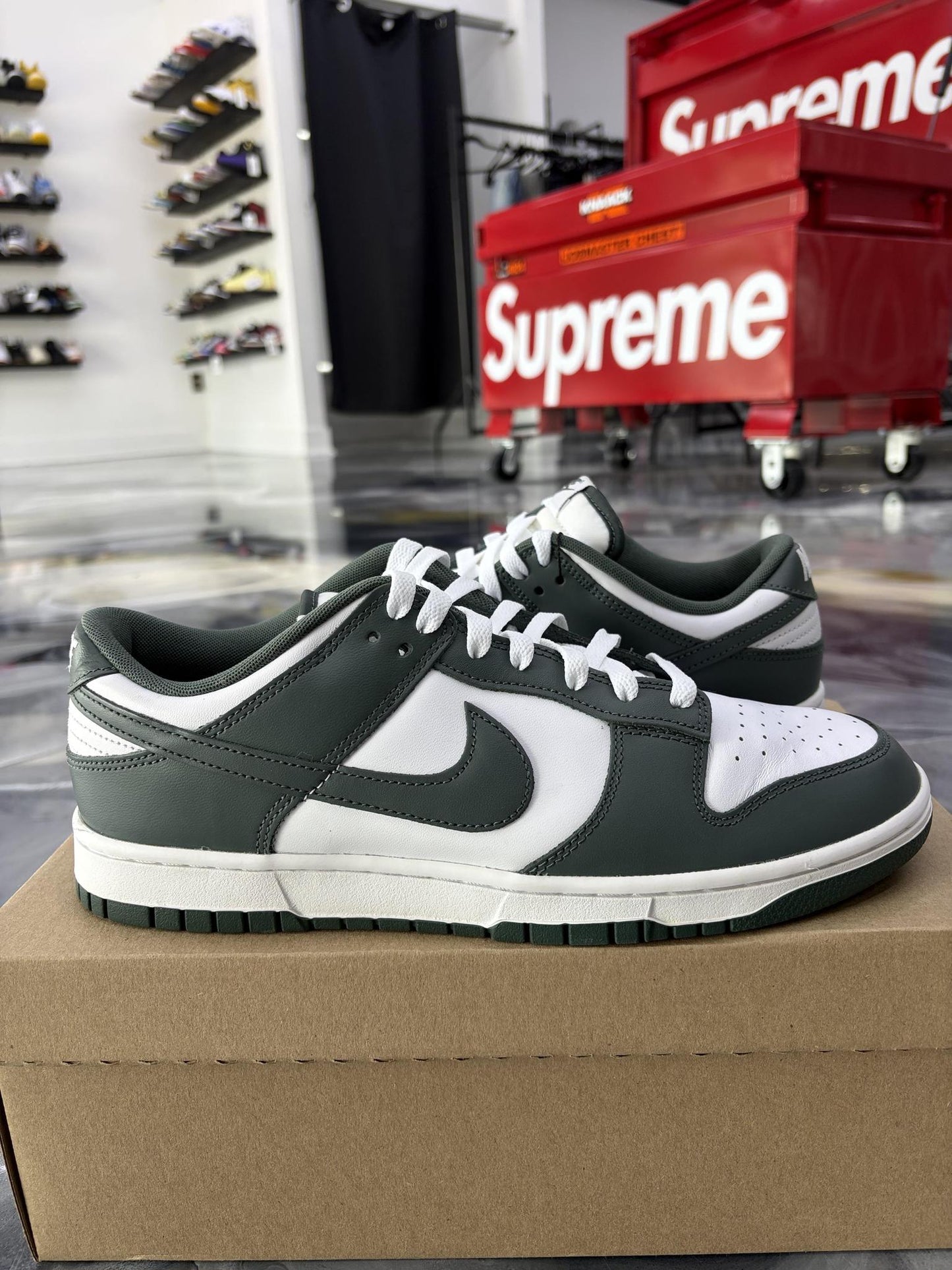 Nike Dunk Low "Vintage Green" Used Size 11.5