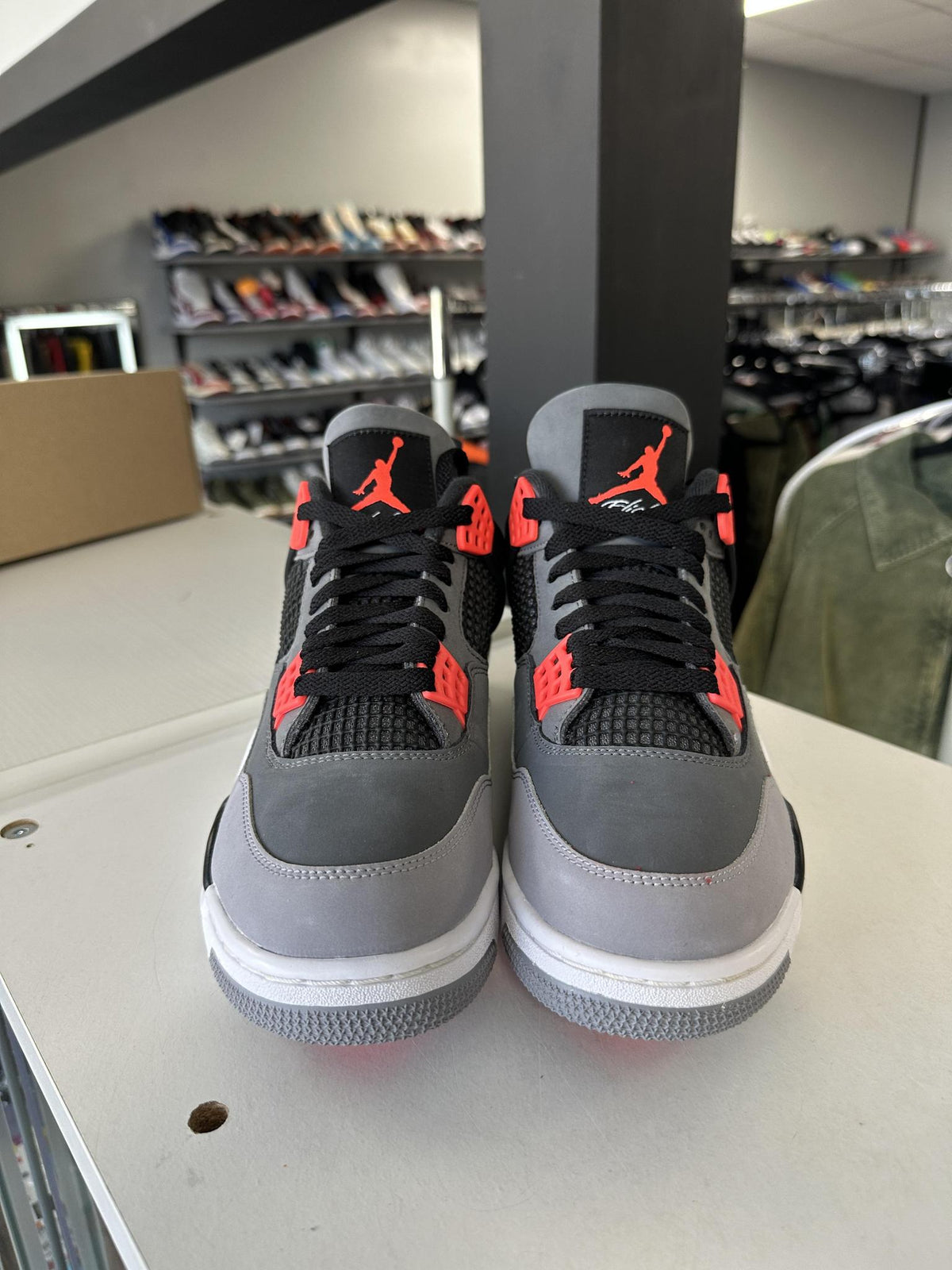 Jordan 4 "Infrared" Used Size 9
