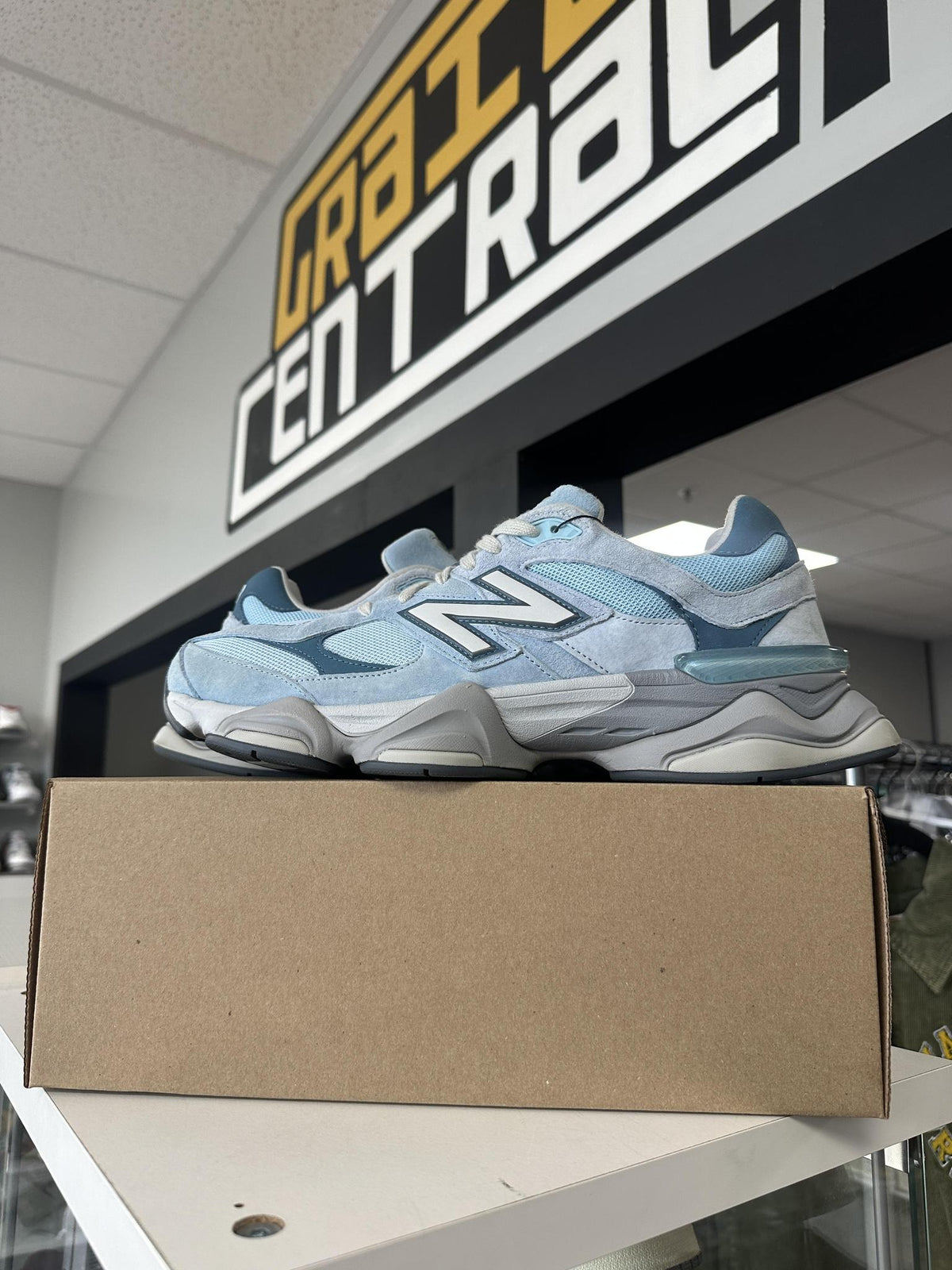 New Balance 9060 "Blue" Used Size 14