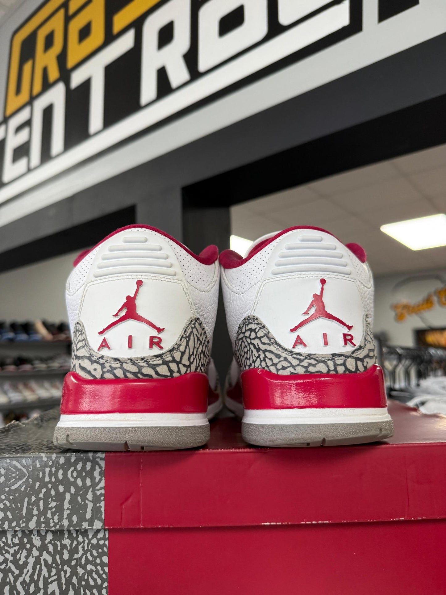 Jordan 3 "Cardinal" Used Size 11
