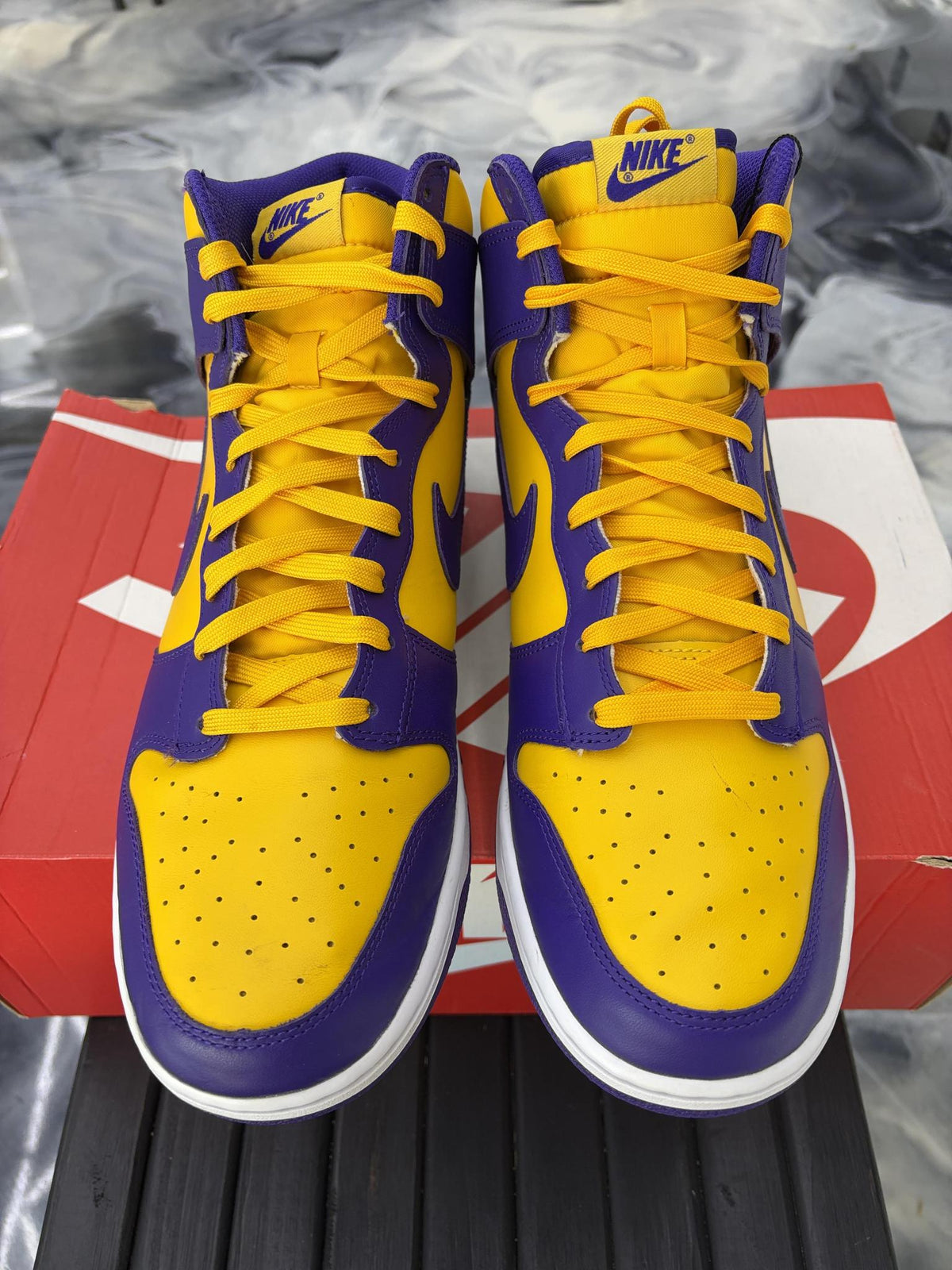 Dunk High "Lakers" Used Size 14