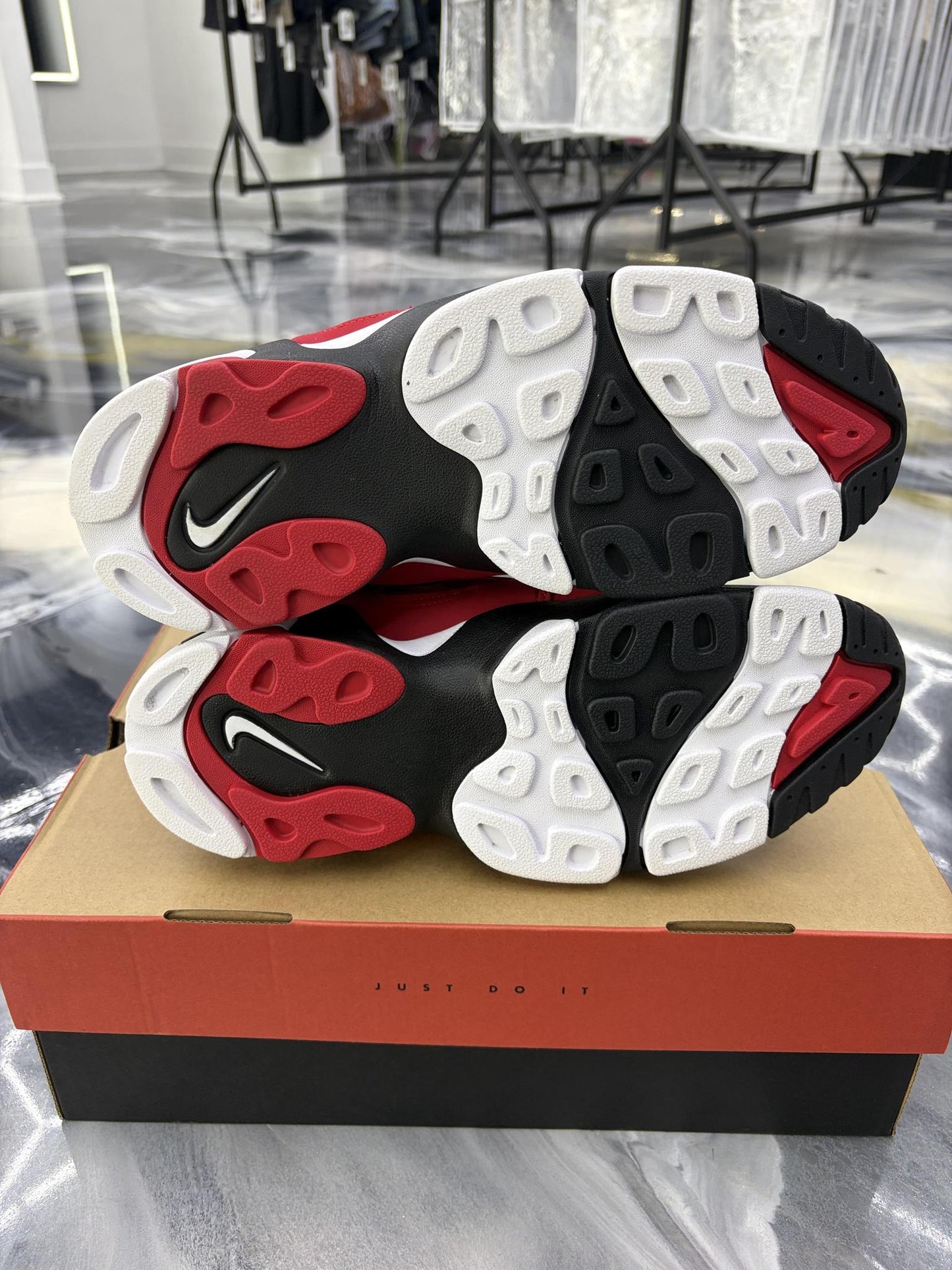 Nike Air Diamond Turf 2 "Red Gold" Used Size 11.5