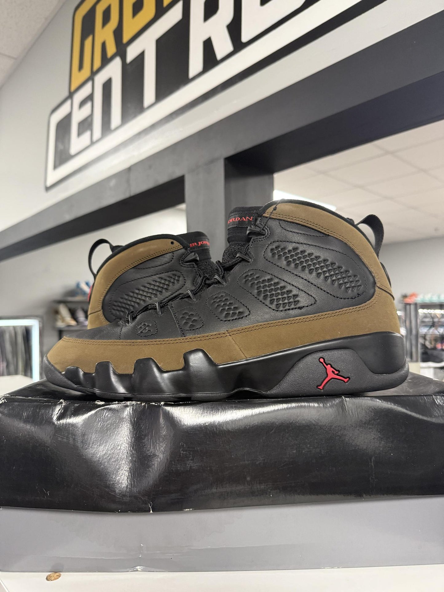 Jordan 9 "Olive" Used Size 11