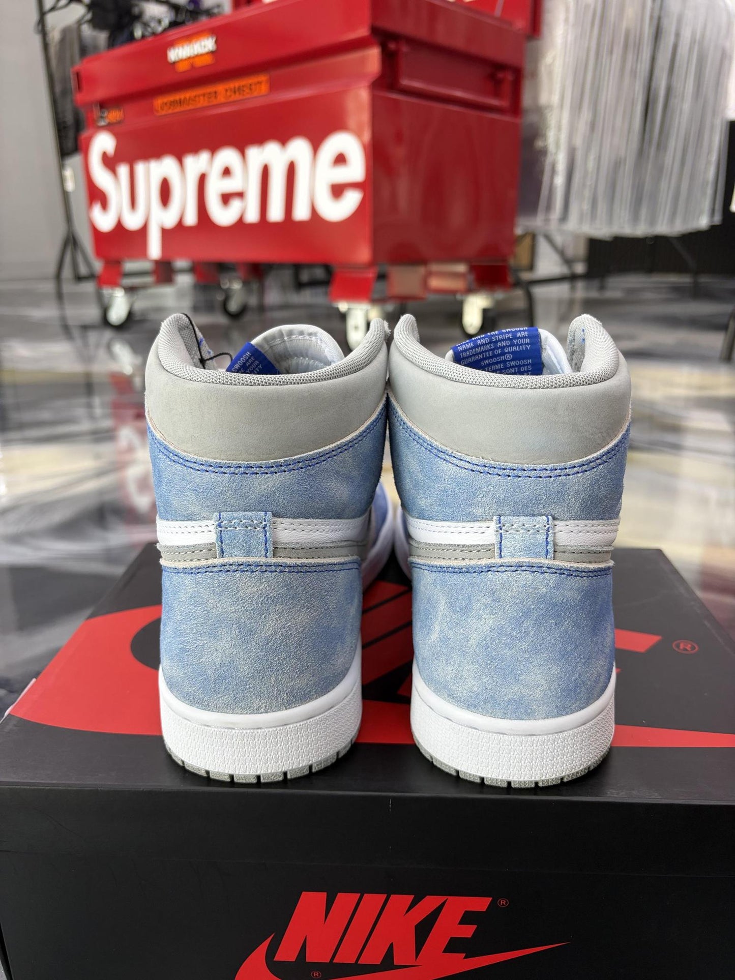 Jordan 1 "Hyper Royal" Used Size 9.5
