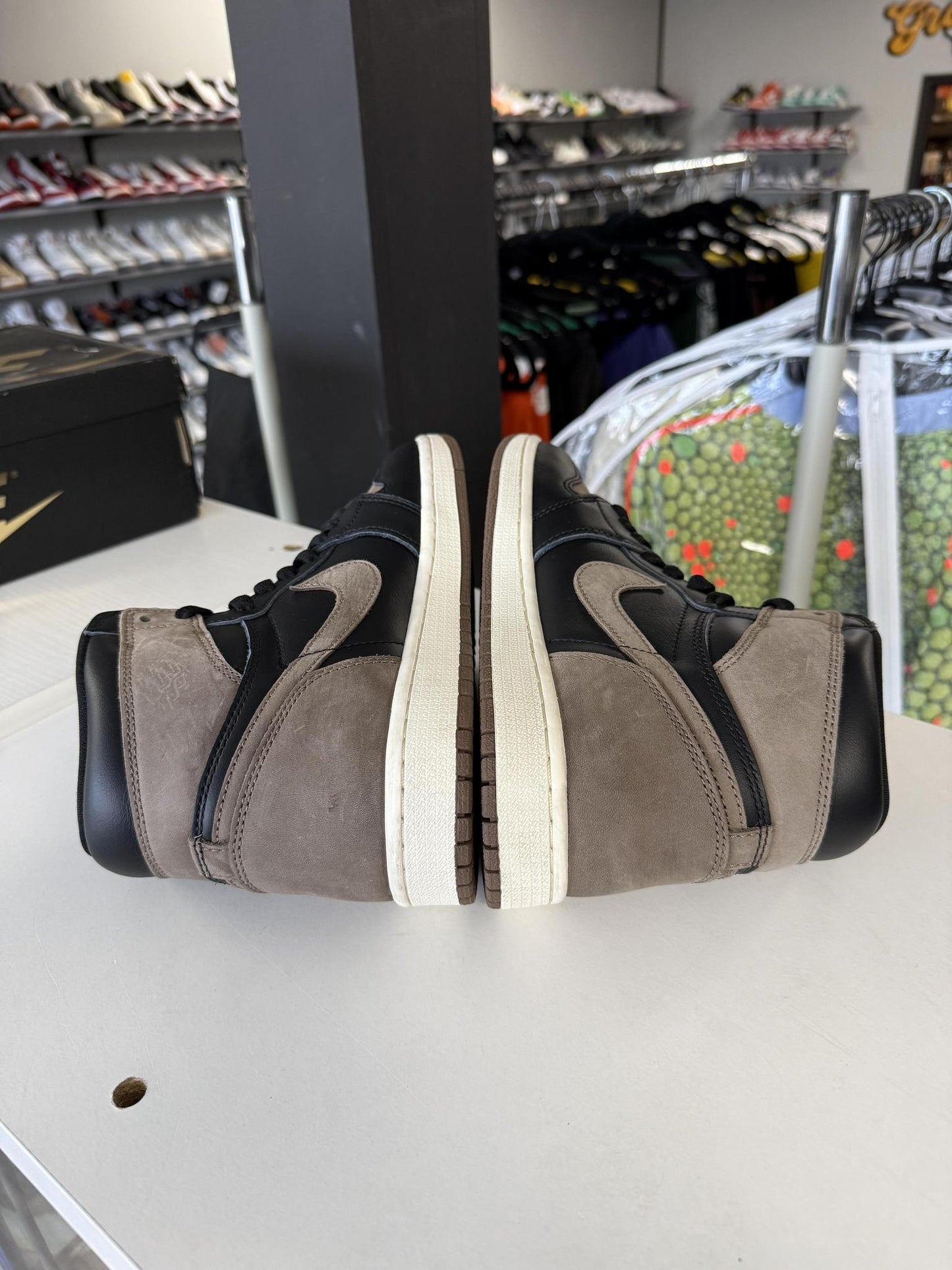 Jordan 1 "Palomino" Used Size 8