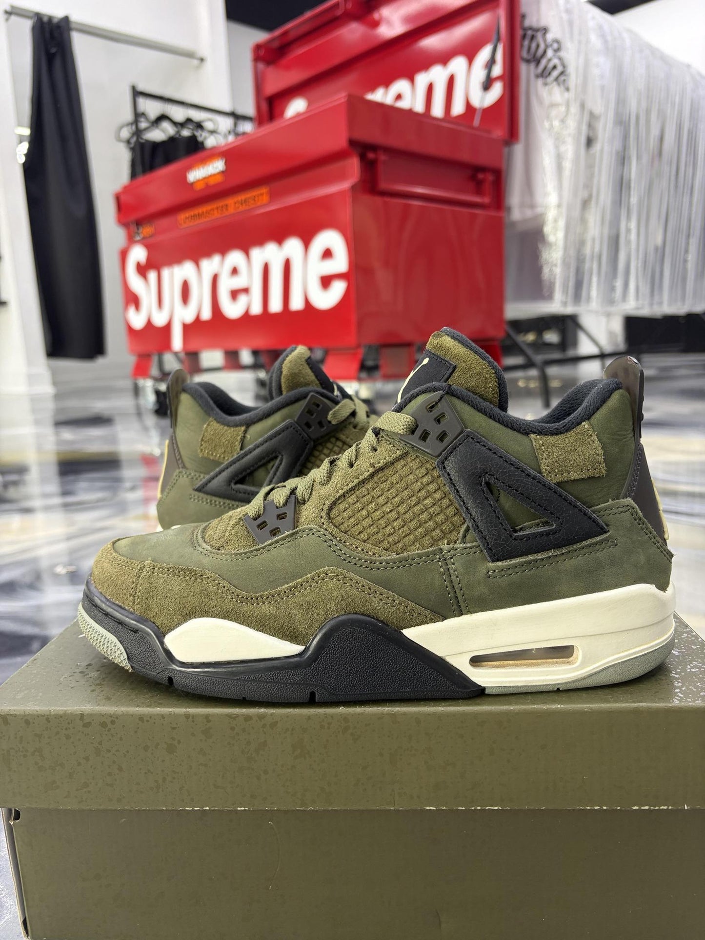 Jordan 4 Craft "Olive" Used Size 7Y/8.5W