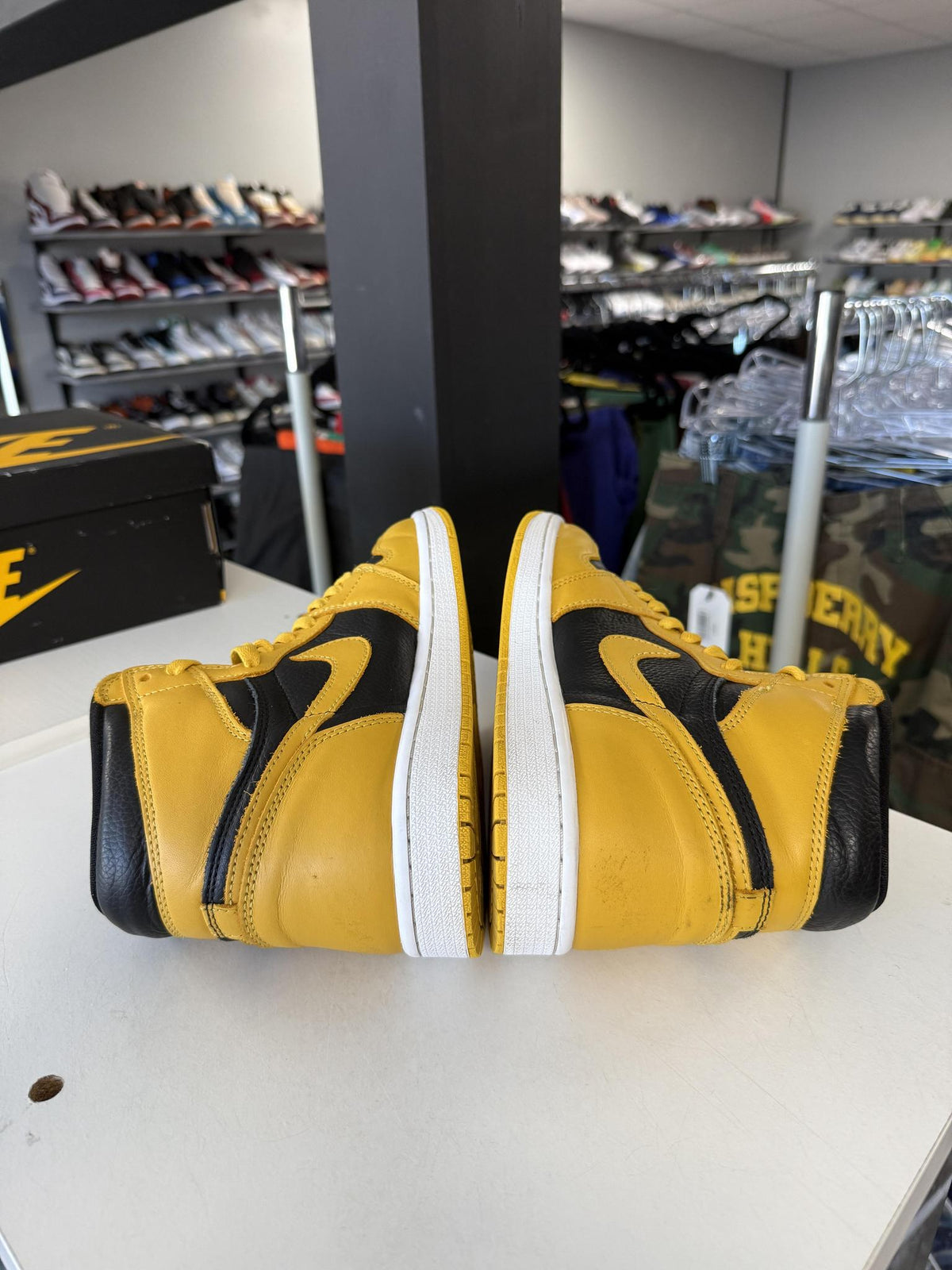 Jordan 1 "Pollen" Used Size 8