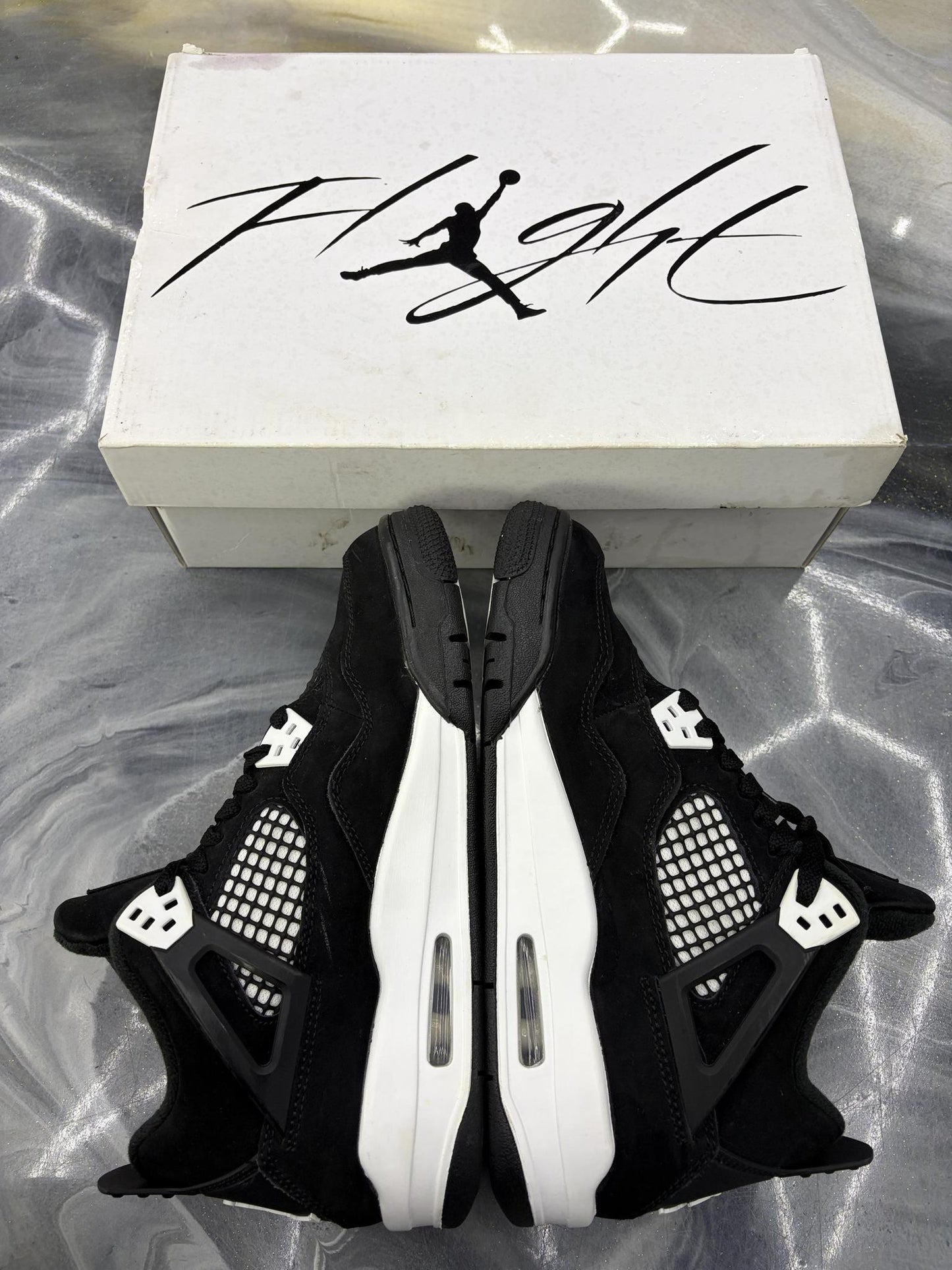Jordan 4 "White Thunder" Used Size 6.5Y/8W
