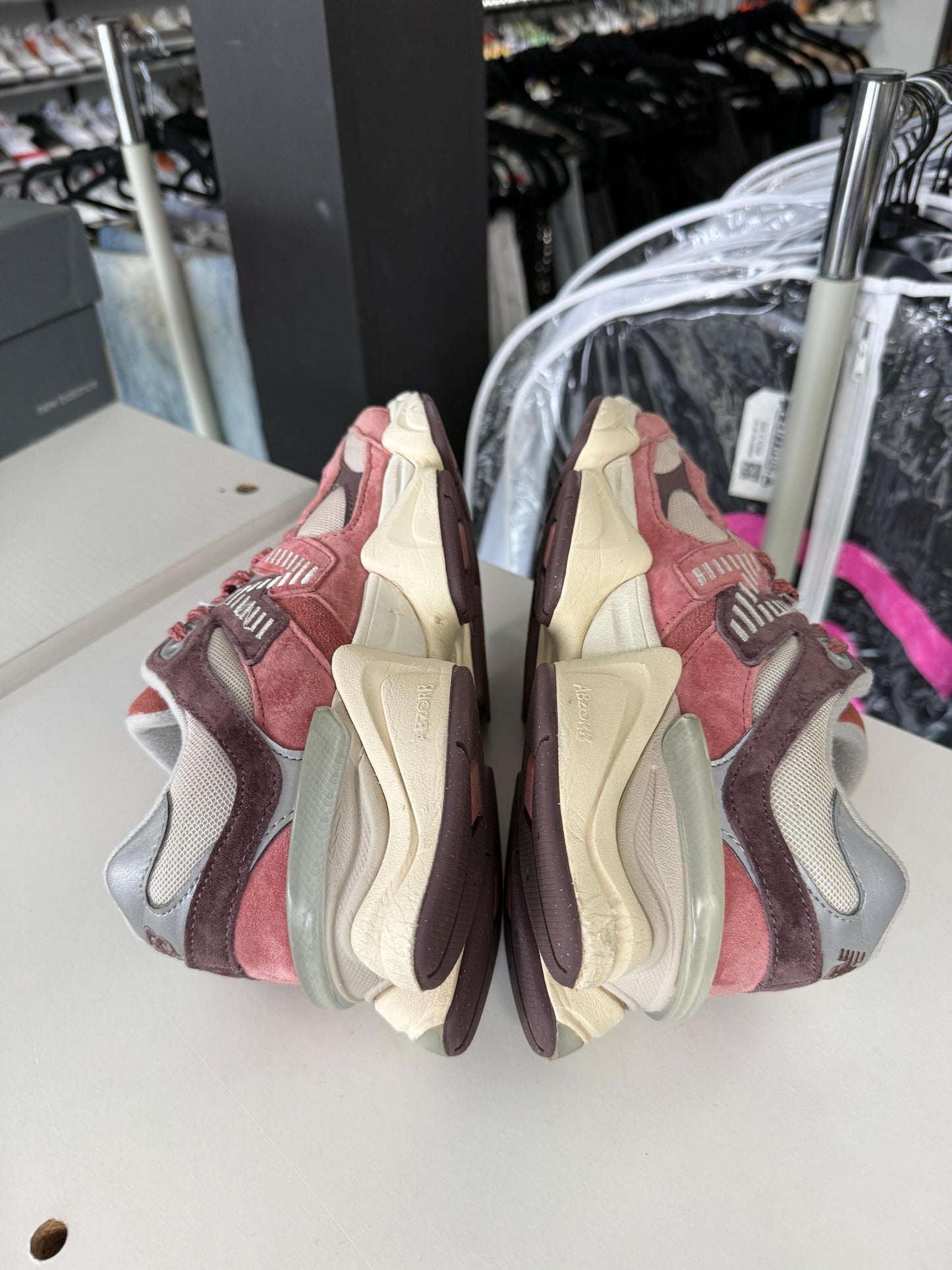 New Balance 9060 "Cherry Blossom" Used Size 7Y/8.5W