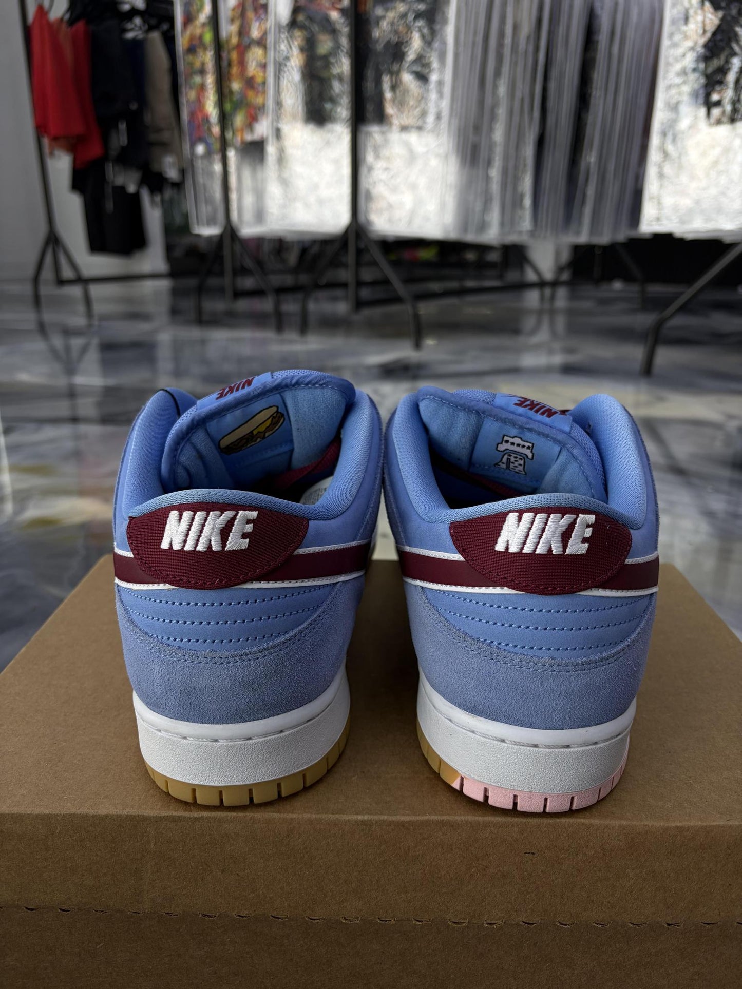 Nike SB Dunk Low "Phillies" Used Size 13