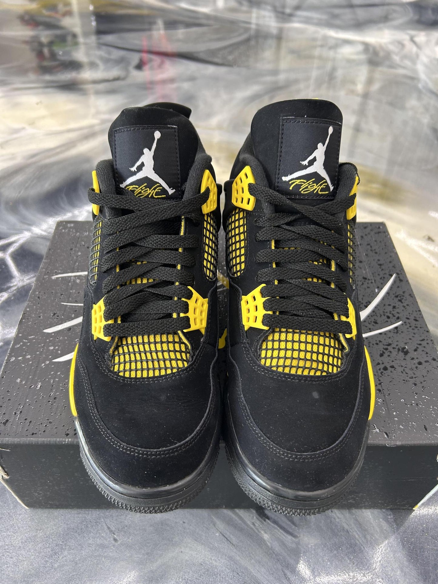 Jordan 4 "Thunder" Used Size 8.5