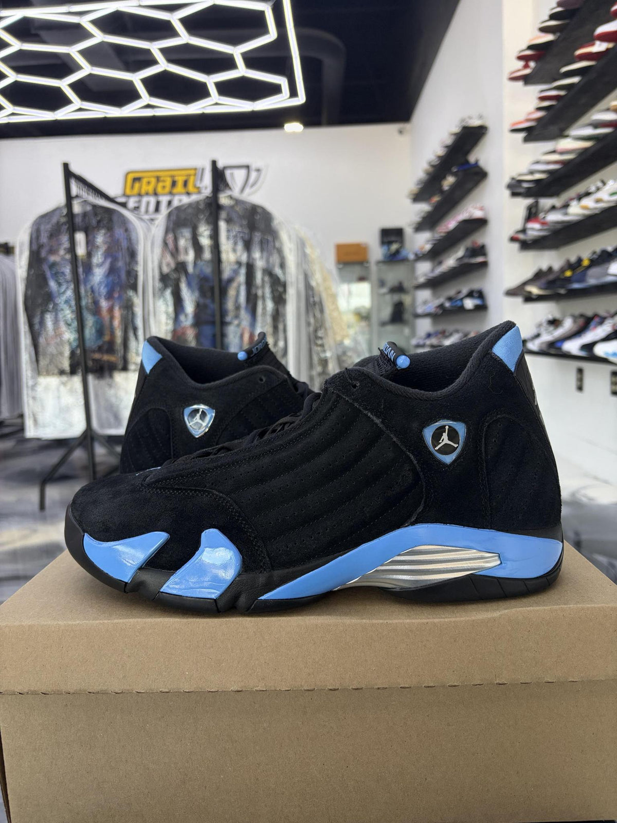 Jordan 14 "Black University Blue" Used Size 11