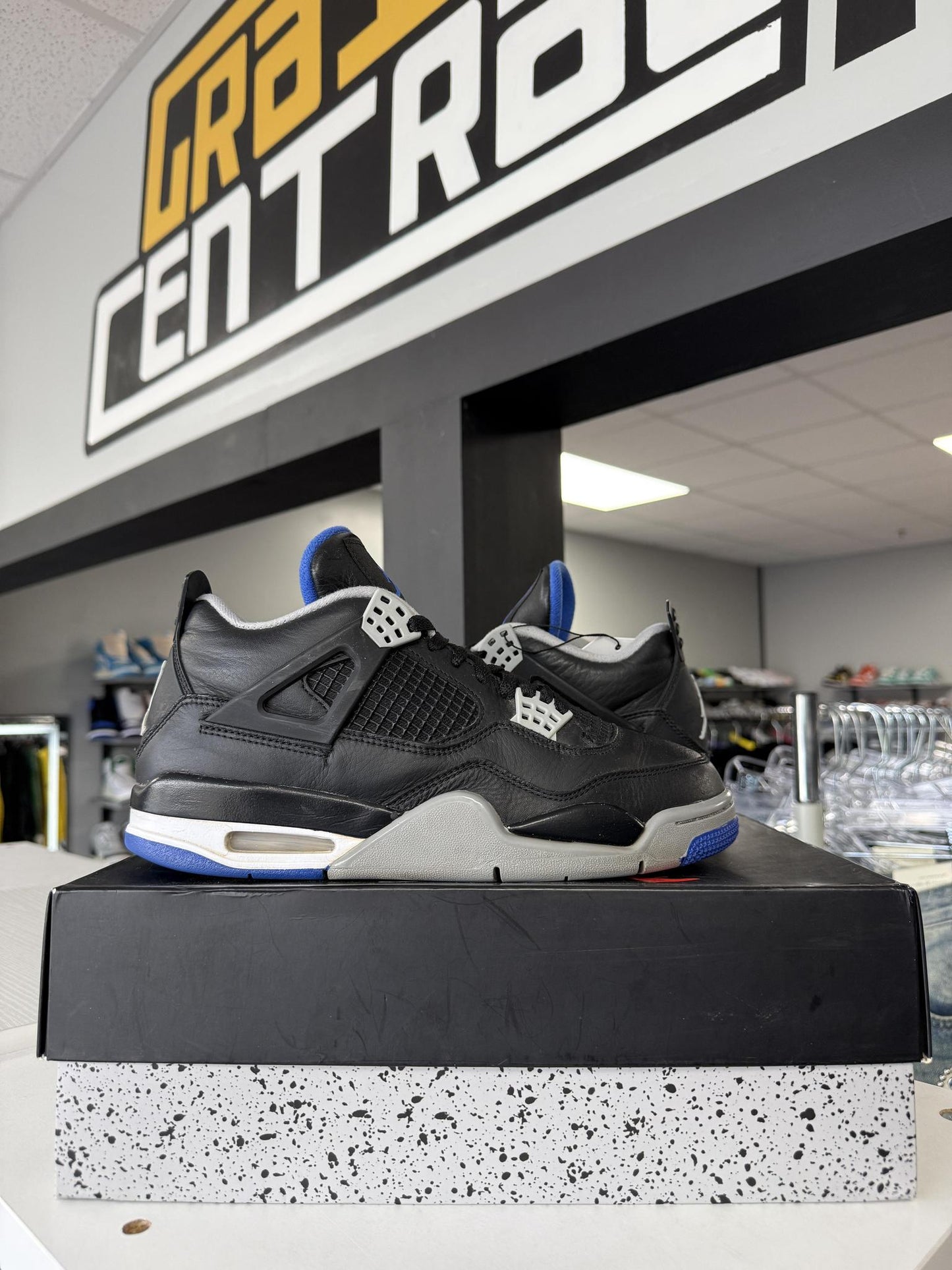 Jordan 4 "Motorsport Black" Used Size 9