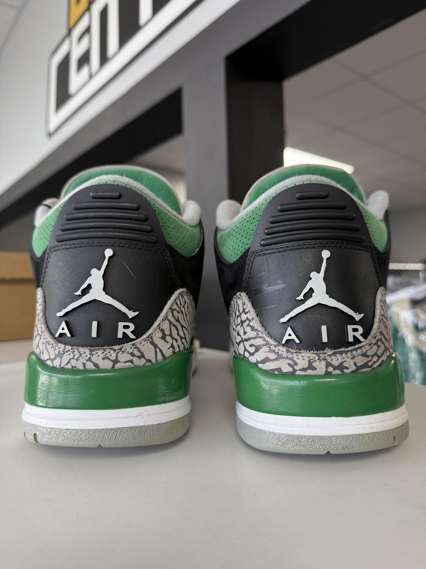 Jordan 3 "Pine Green" Used Size 13