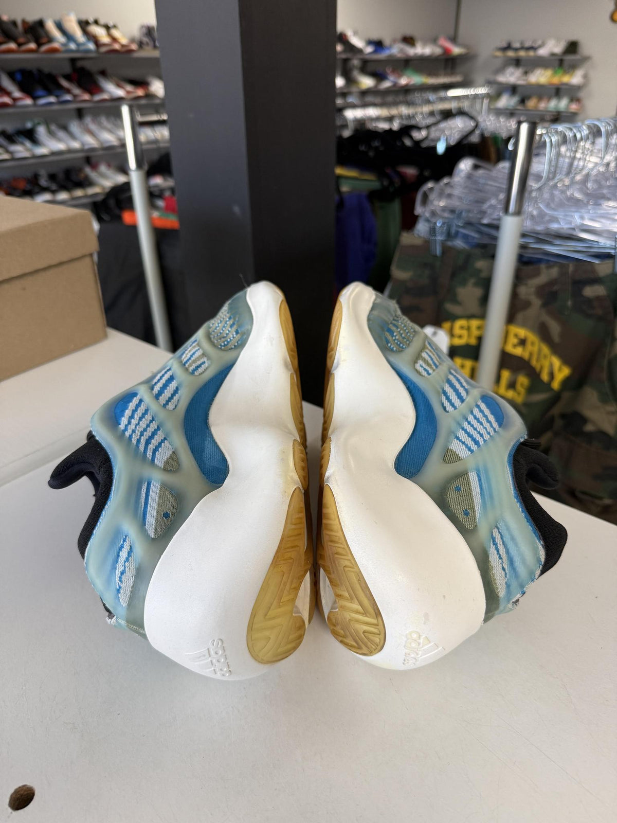 Yeezy 700 V3 "Arzareth" Used Size 11
