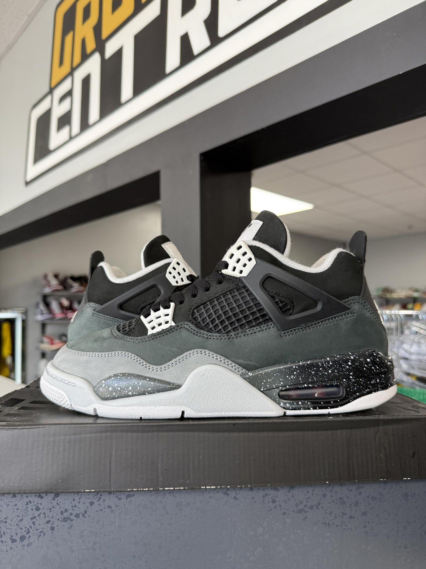 Jordan 4 "Fear" Used Size 8