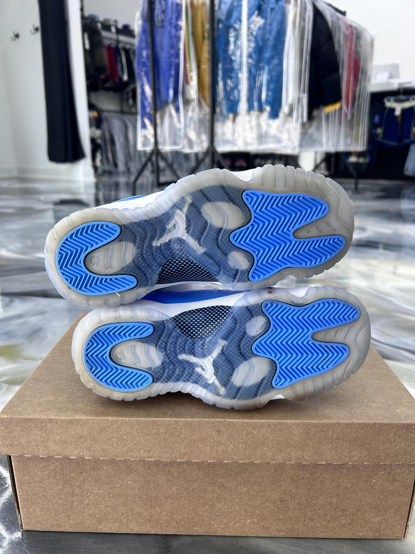 Jordan 11 Low UNC Used Size 4.5Y/6W